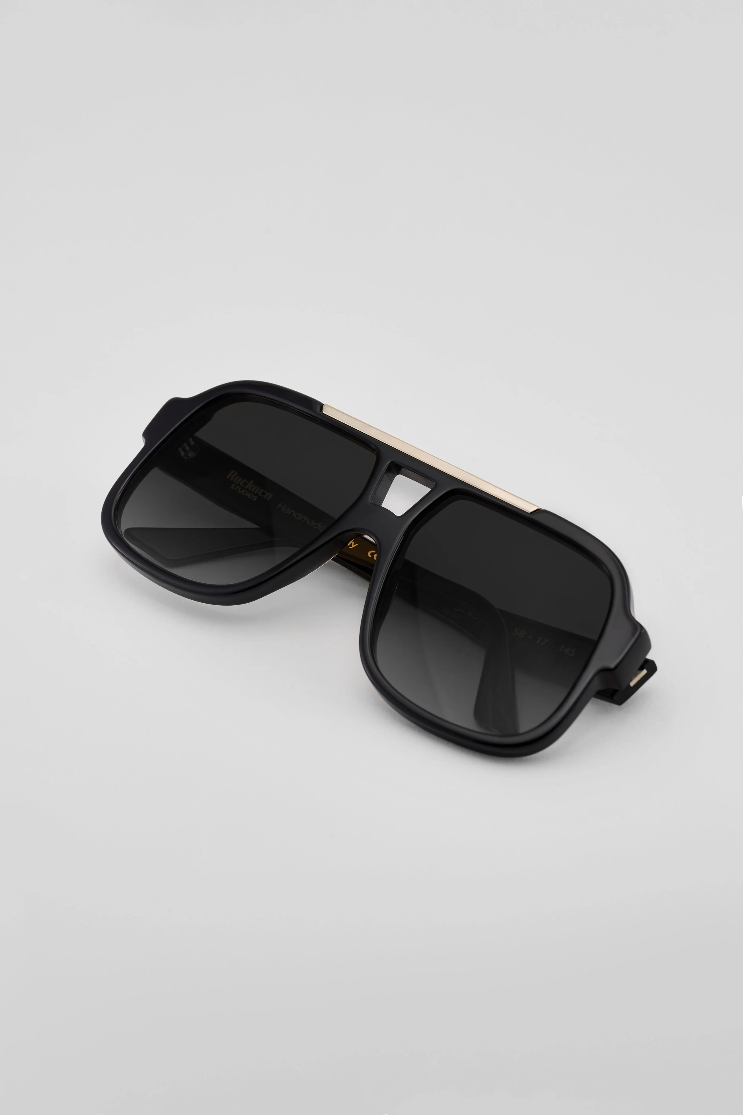 AVIATOR SUNGLASSES BLACK X GRADIENT GREY TANGIERS-02.jpg