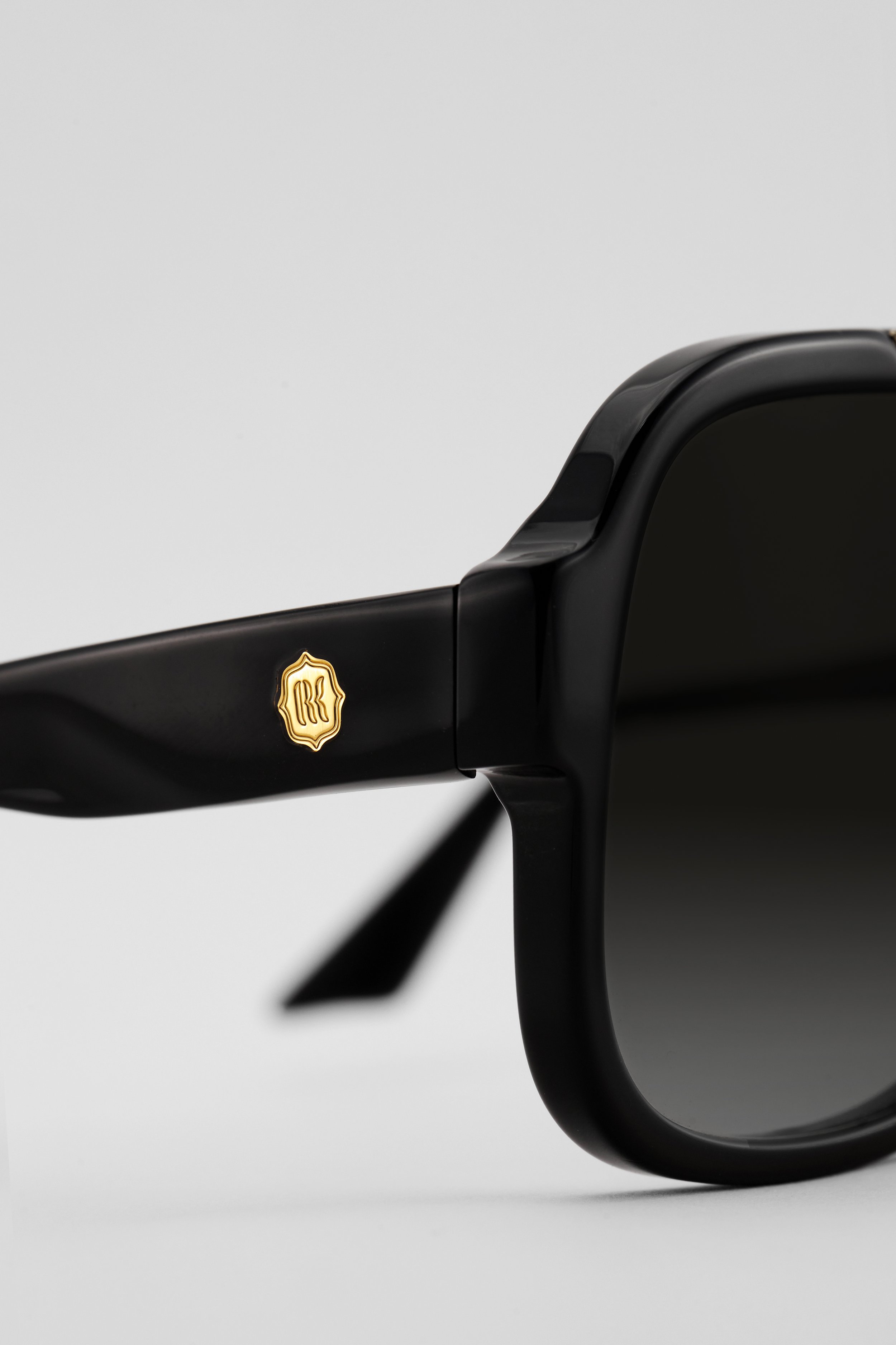 AVIATOR SUNGLASSES BLACK X GRADIENT GREY TANGIERS-06.jpg