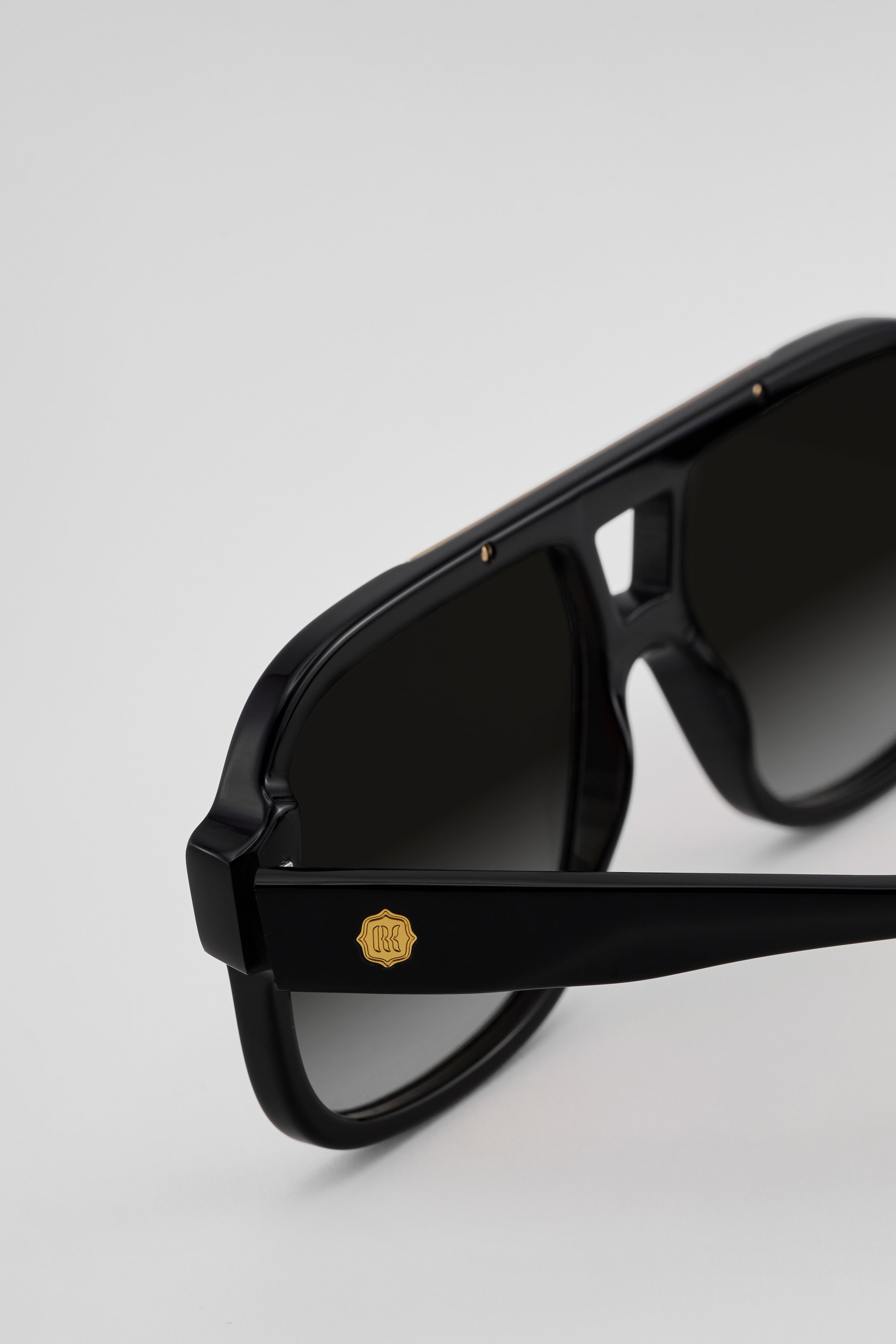 AVIATOR SUNGLASSES BLACK X GRADIENT GREY TANGIERS-07.jpg