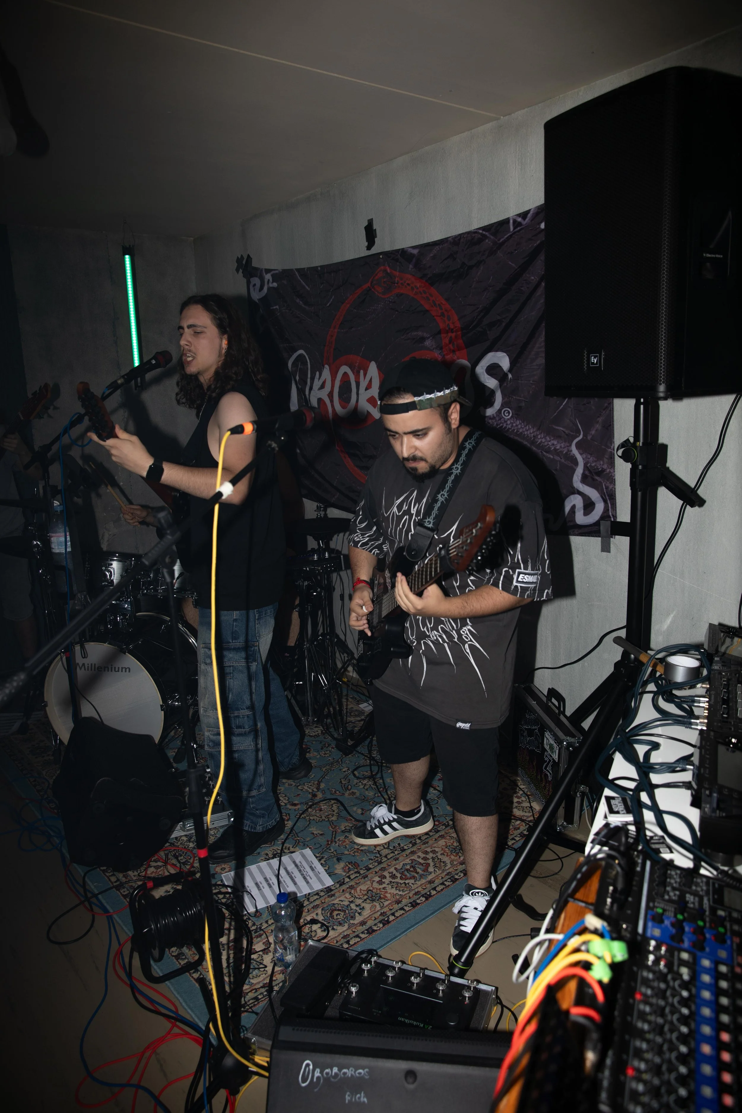 ORO BOROS metalcore 
50' 

Photo credit: Jennifer Anger