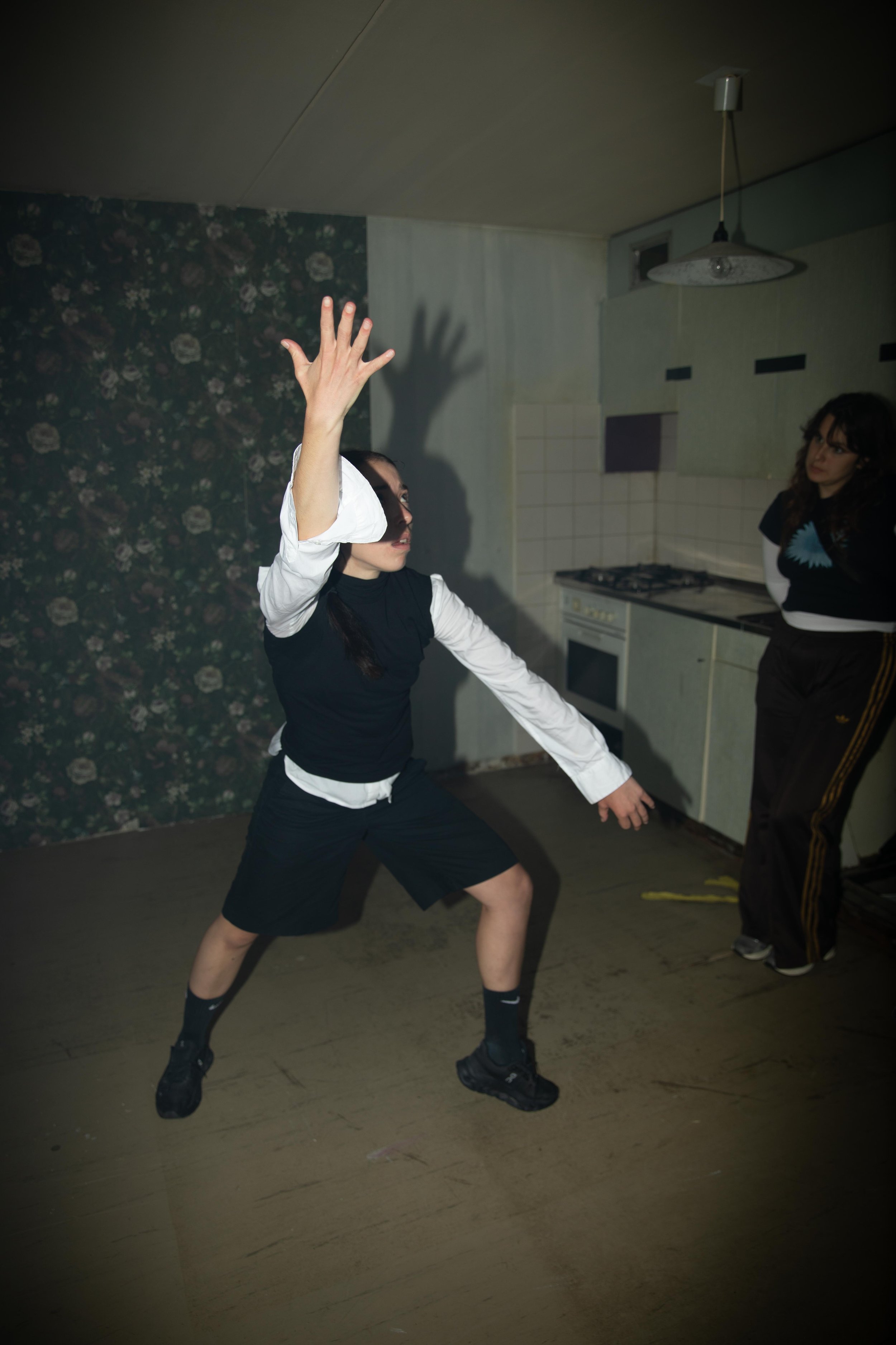 Ilaria Rabagliati & Rebeka Mondovics 
dance 
20' 

Photo credit: Jennifer Anger