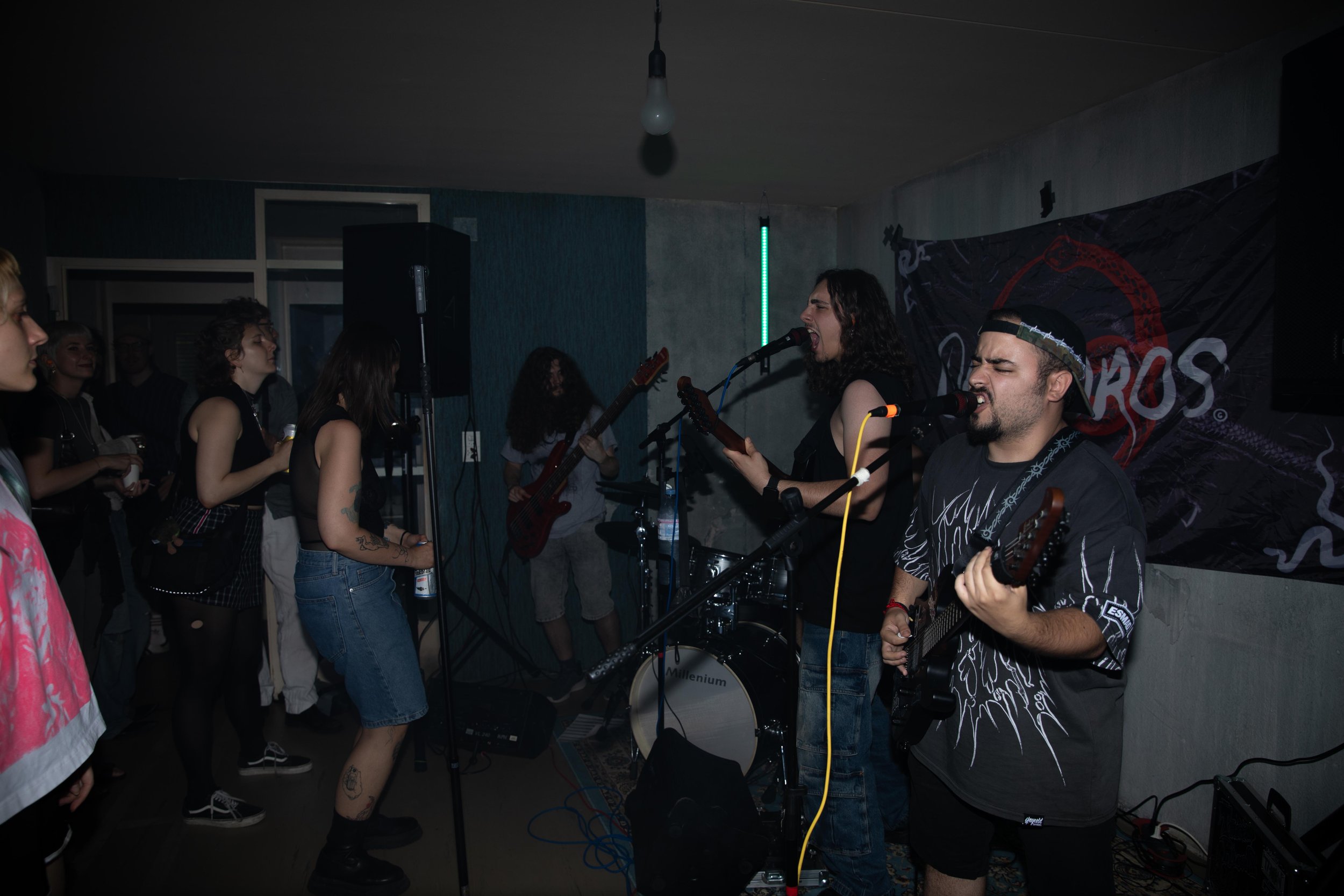 ORO BOROS metalcore 
50' 

Photo credit: Jennifer Anger