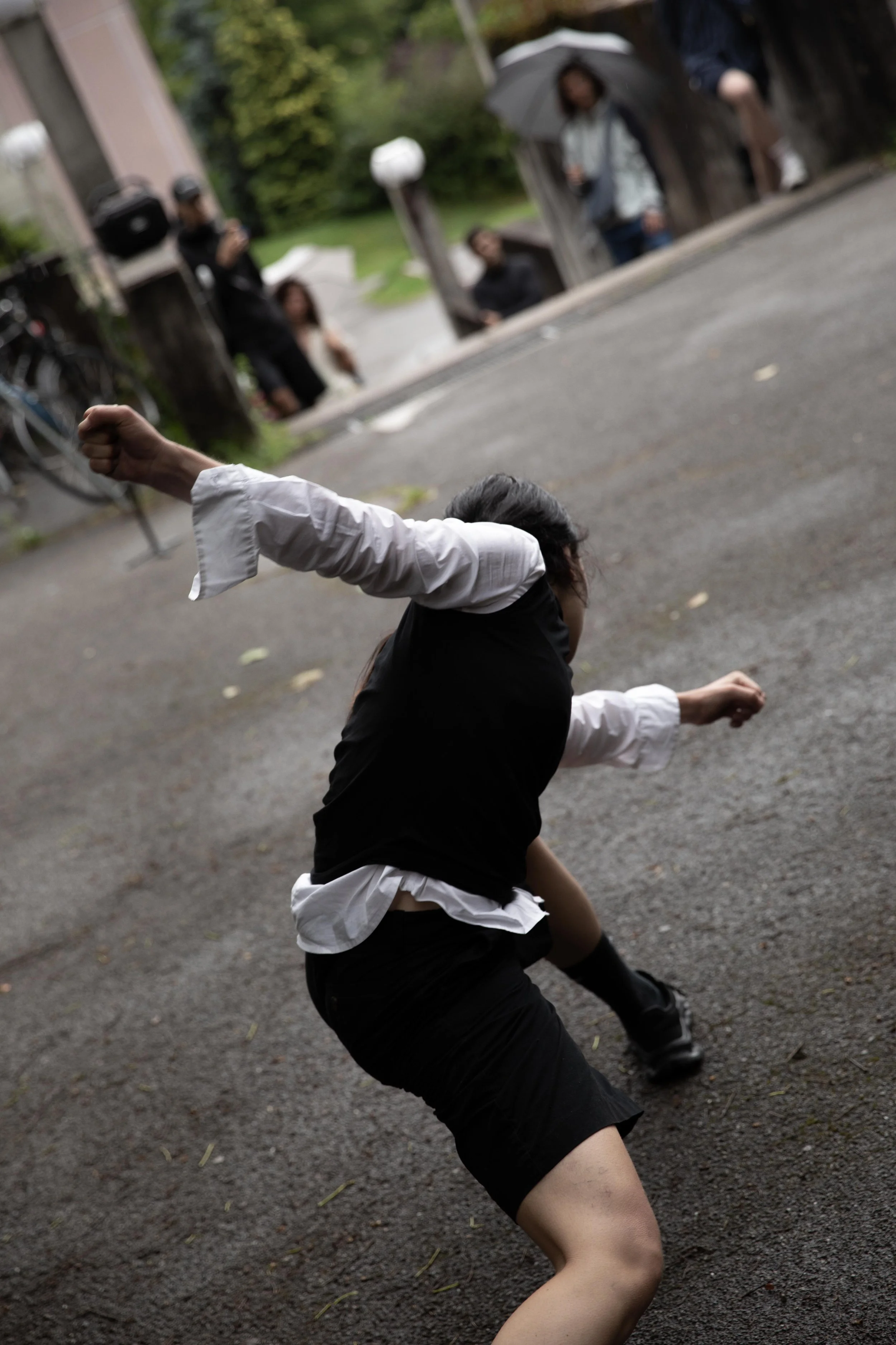 Ilaria Rabagliati & Rebeka Mondovics 
dance 
20' 

Photo credit: Jennifer Anger