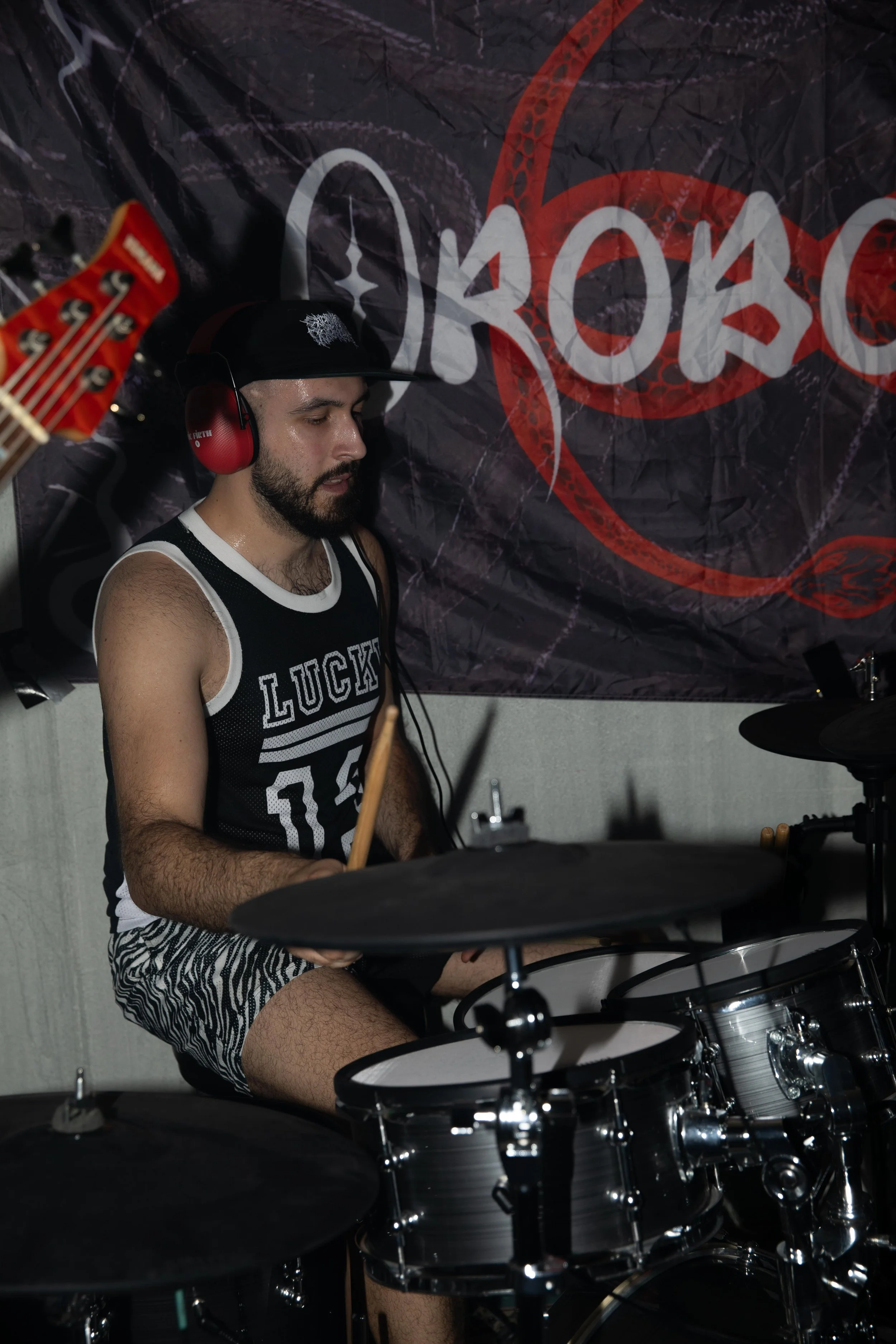 ORO BOROS metalcore 
50' 

Photo credit: Jennifer Anger