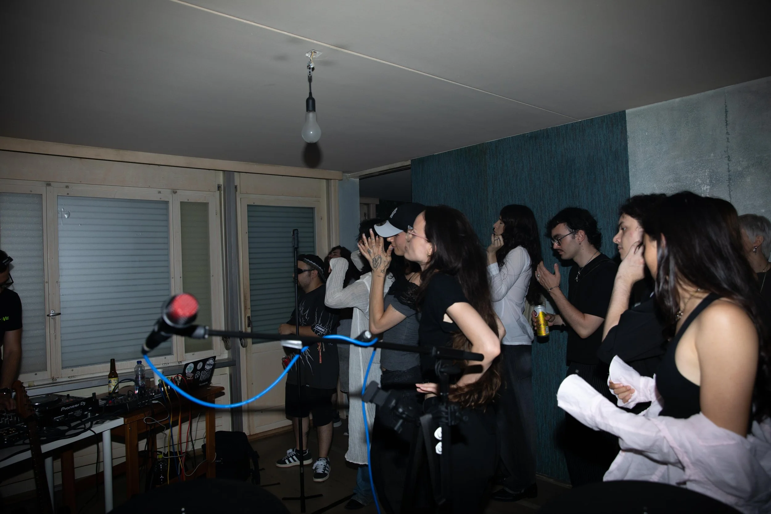 Talkback Heads techno 
60'

Photo credit: Jennifer Anger