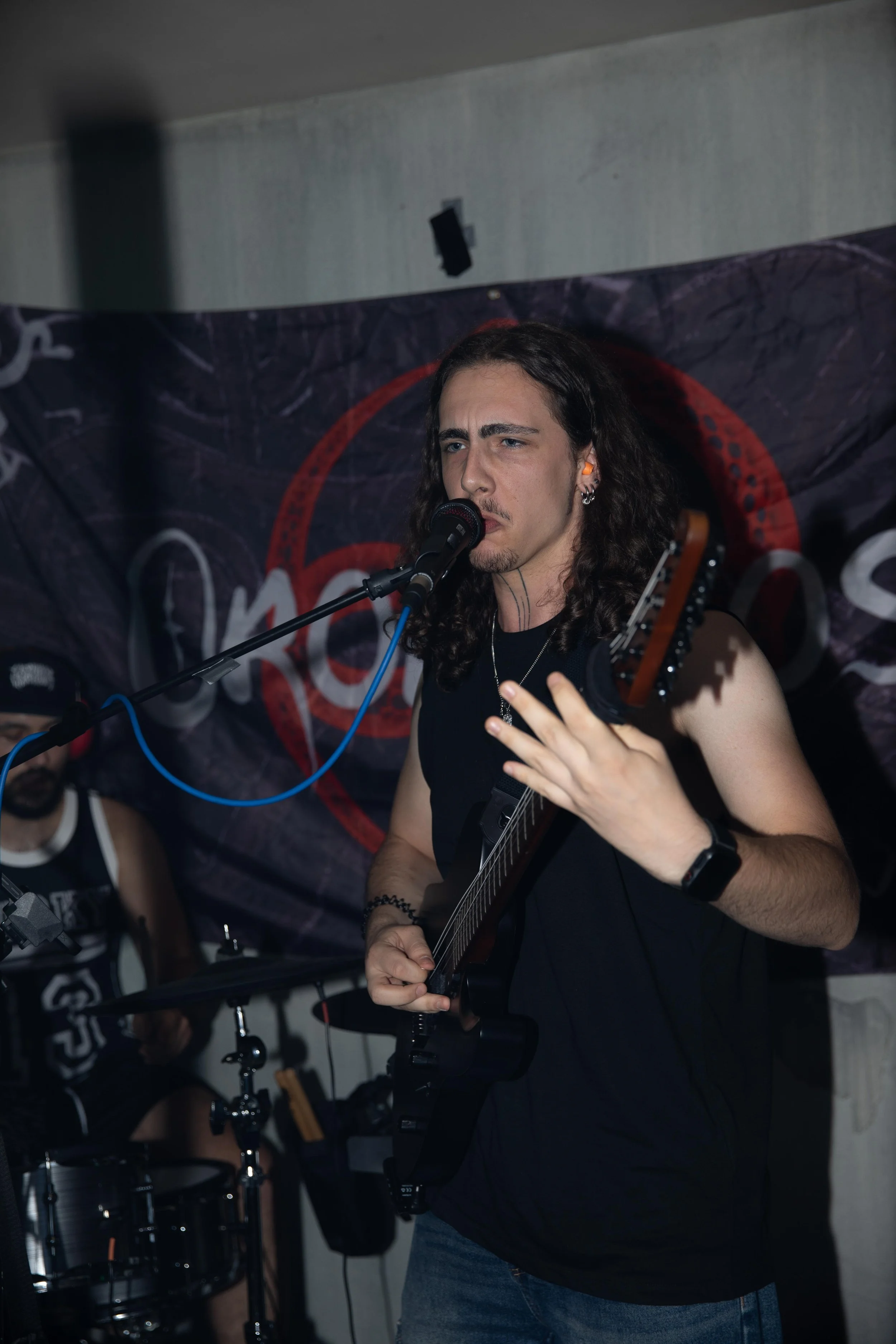 ORO BOROS metalcore 
50' 

Photo credit: Jennifer Anger
