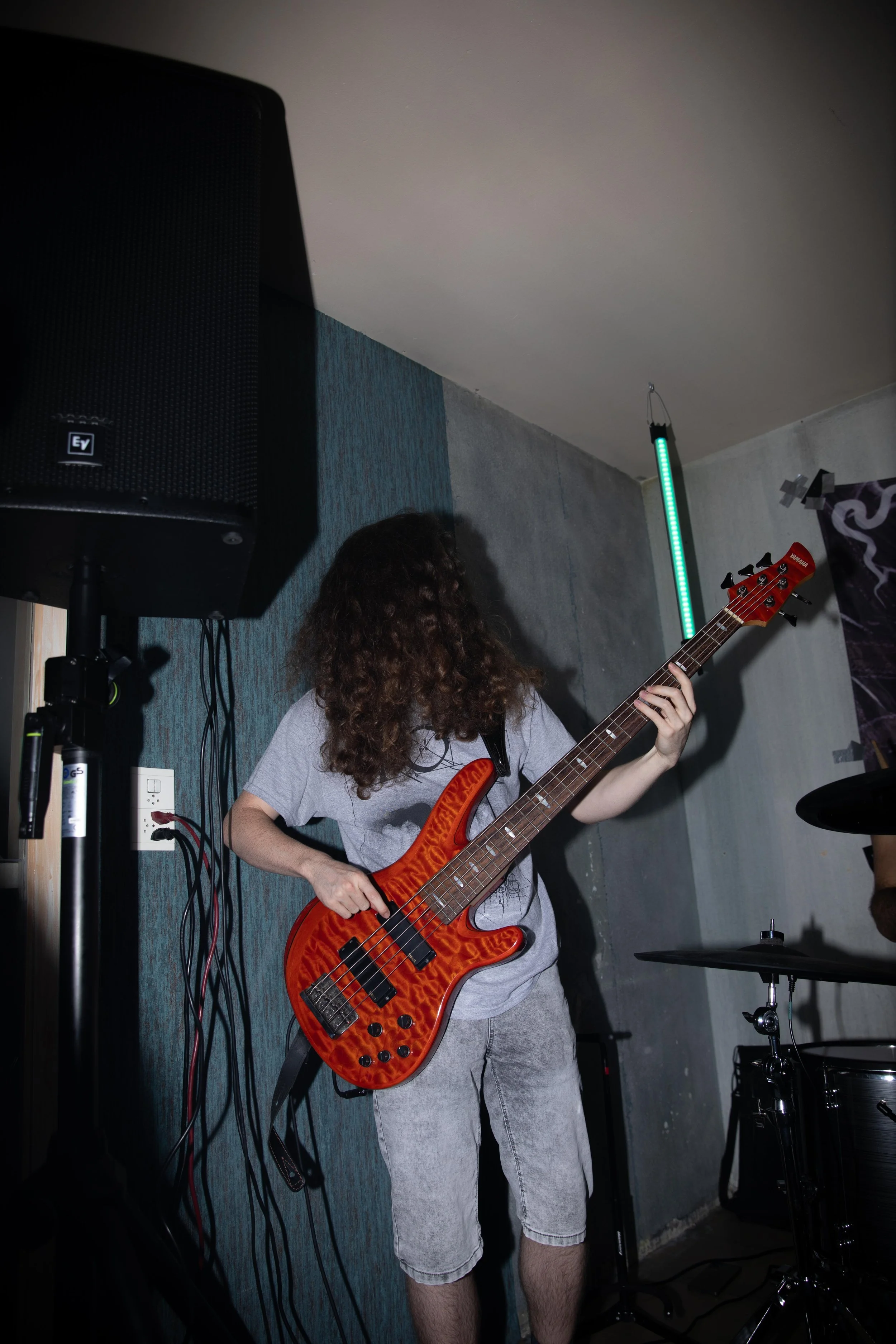 ORO BOROS metalcore 
50' 

Photo credit: Jennifer Anger