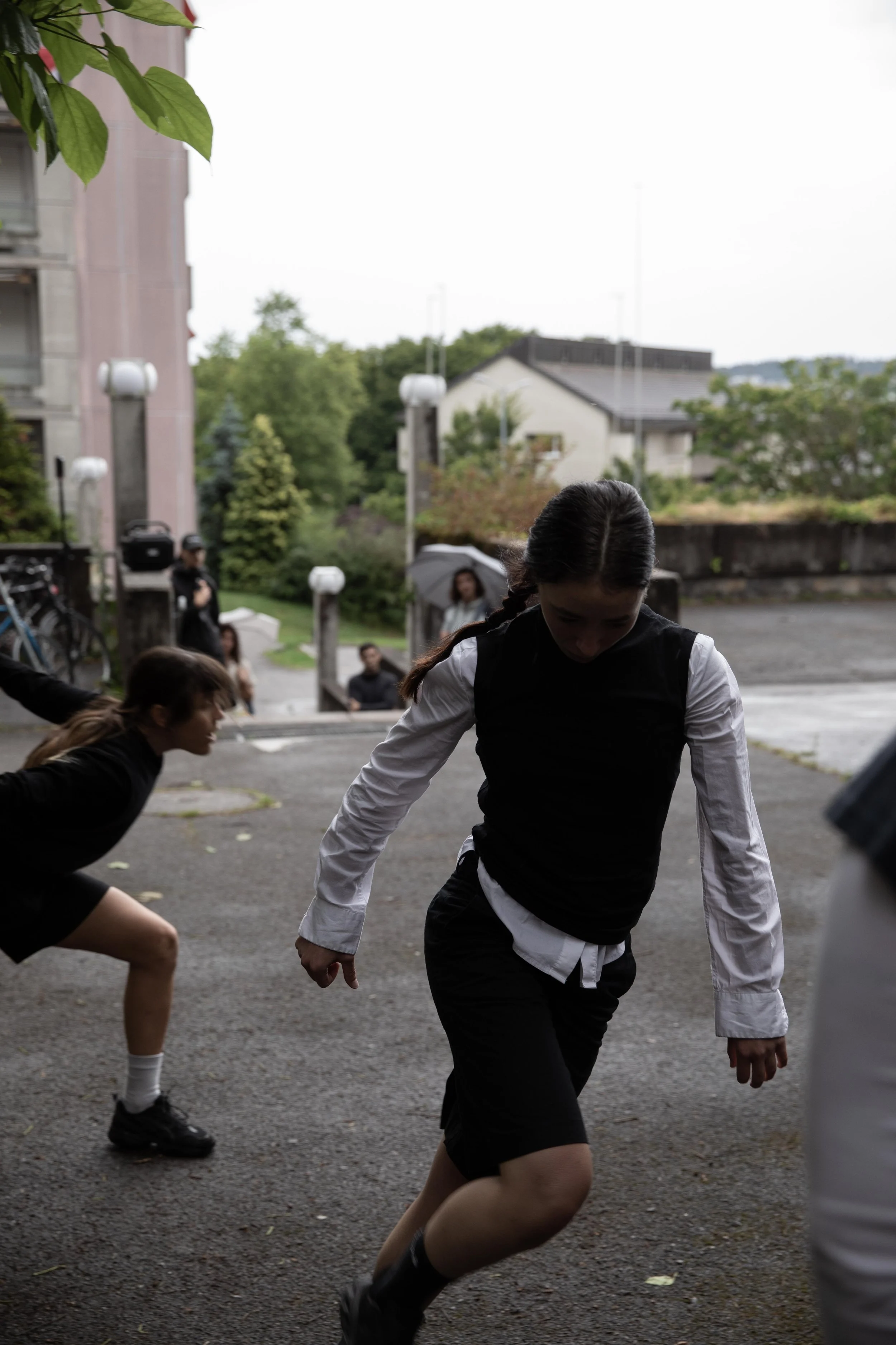 Ilaria Rabagliati & Rebeka Mondovics 
dance 
20' 

Photo credit: Jennifer Anger