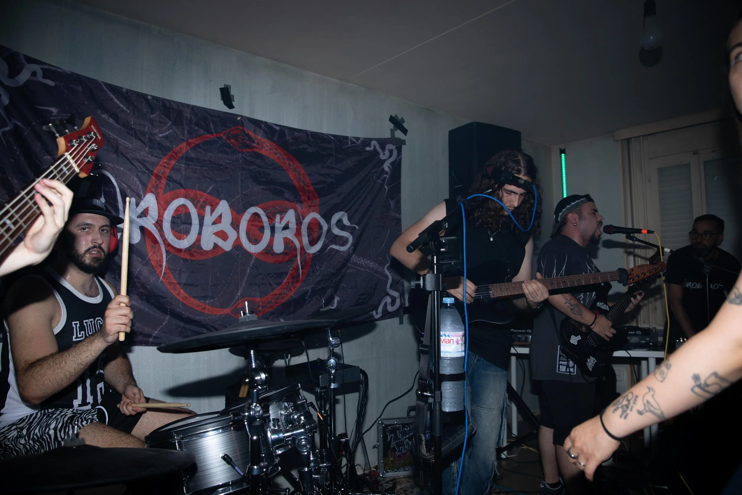 ORO BOROS metalcore 
50' 

Photo credit: Jennifer Anger