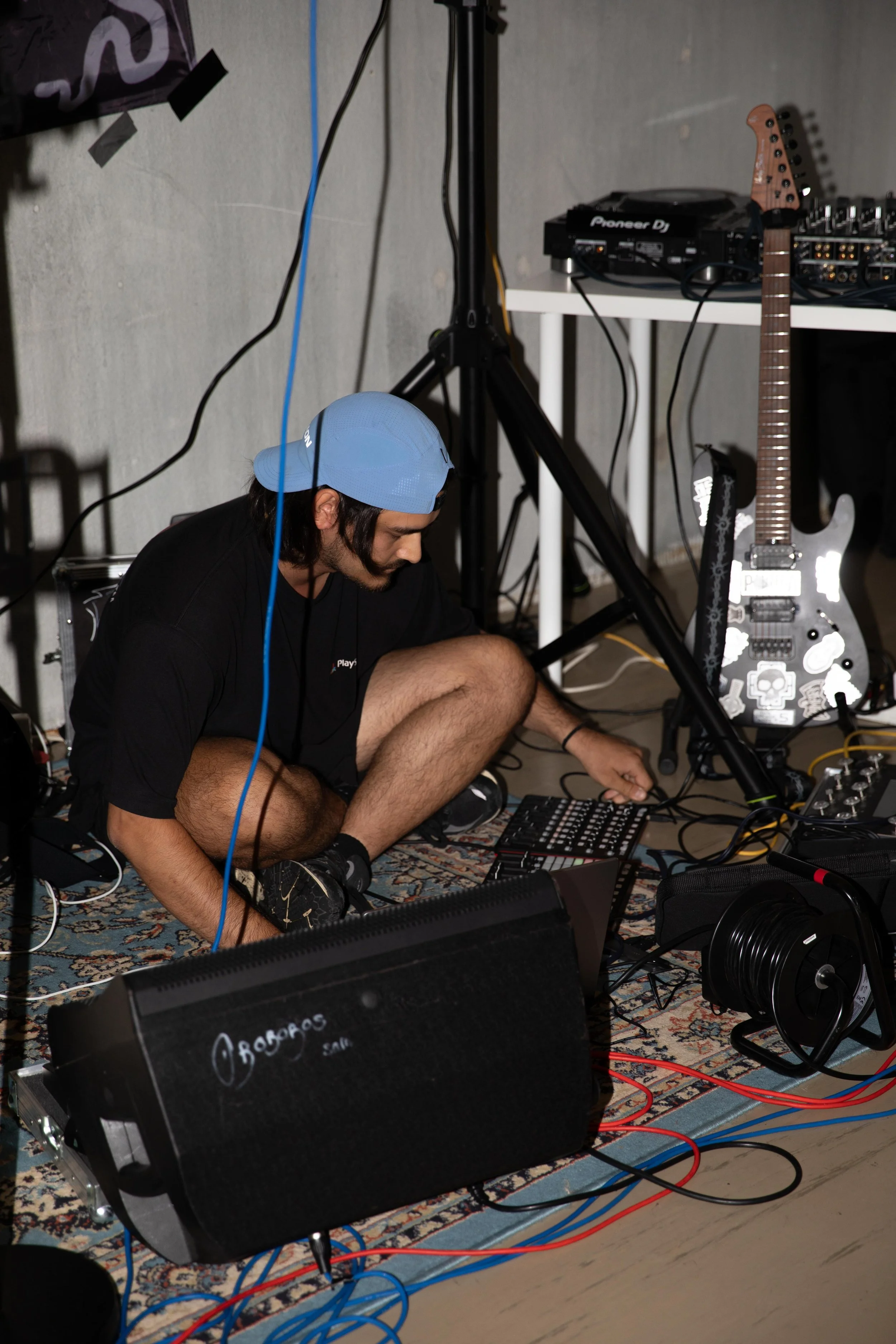 Hanil Jeong
IDM 
30' 

Photo credit: Jennifer Anger