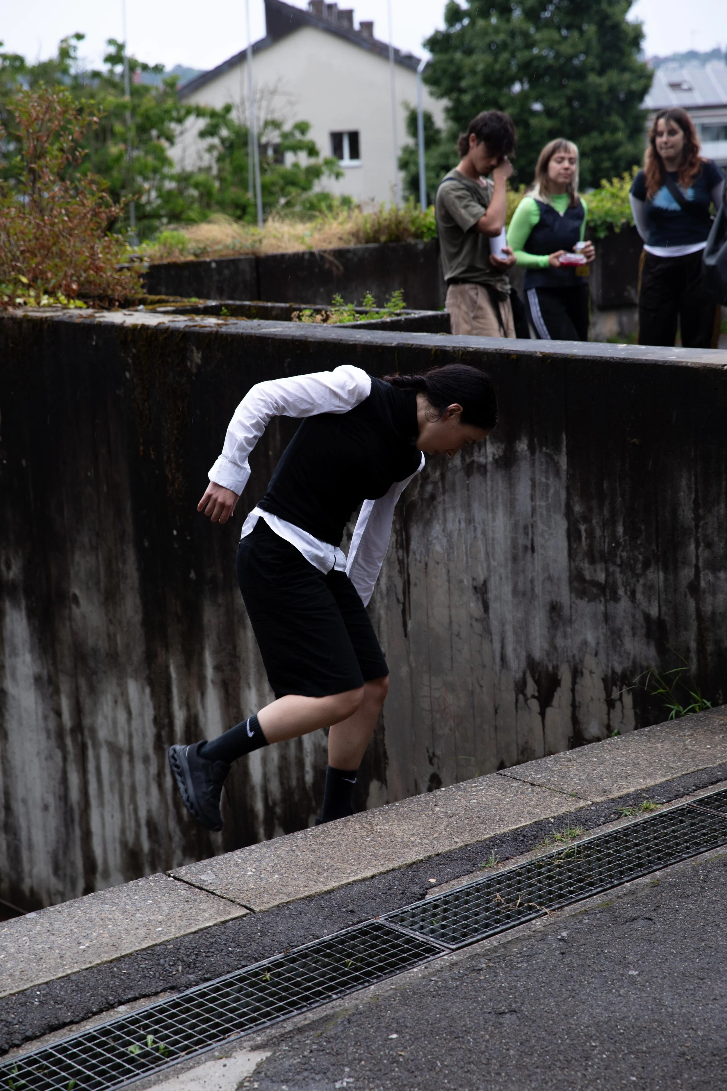 Ilaria Rabagliati & Rebeka Mondovics 
dance 
20' 

Photo credit: Jennifer Anger