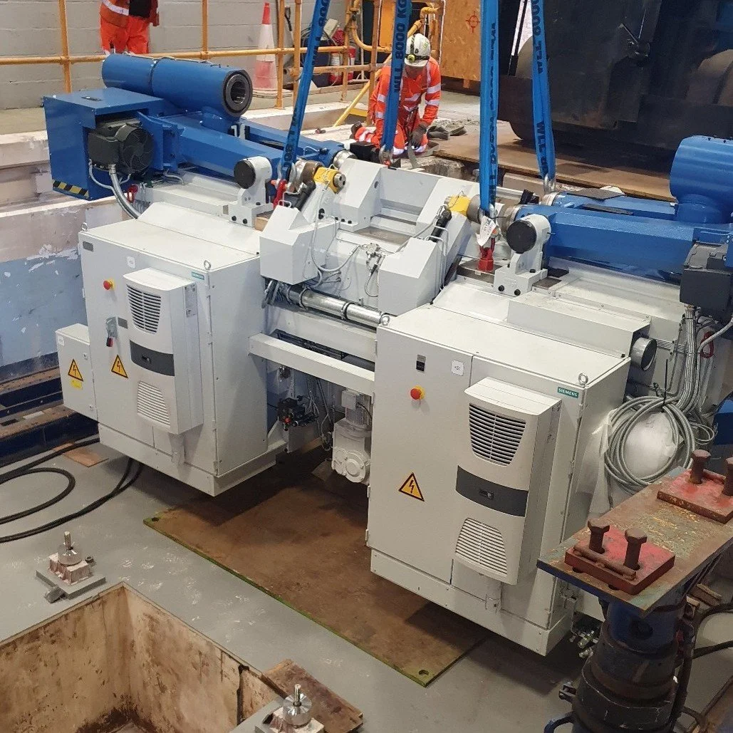 Lifting in of new Lathe.jpg