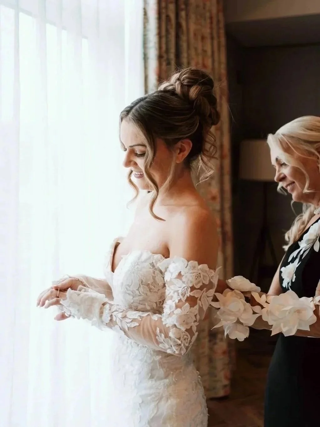 Editorial-Wedding-Photographer-Sandburn-Hall-Hollie-Horn-Photography.jpg