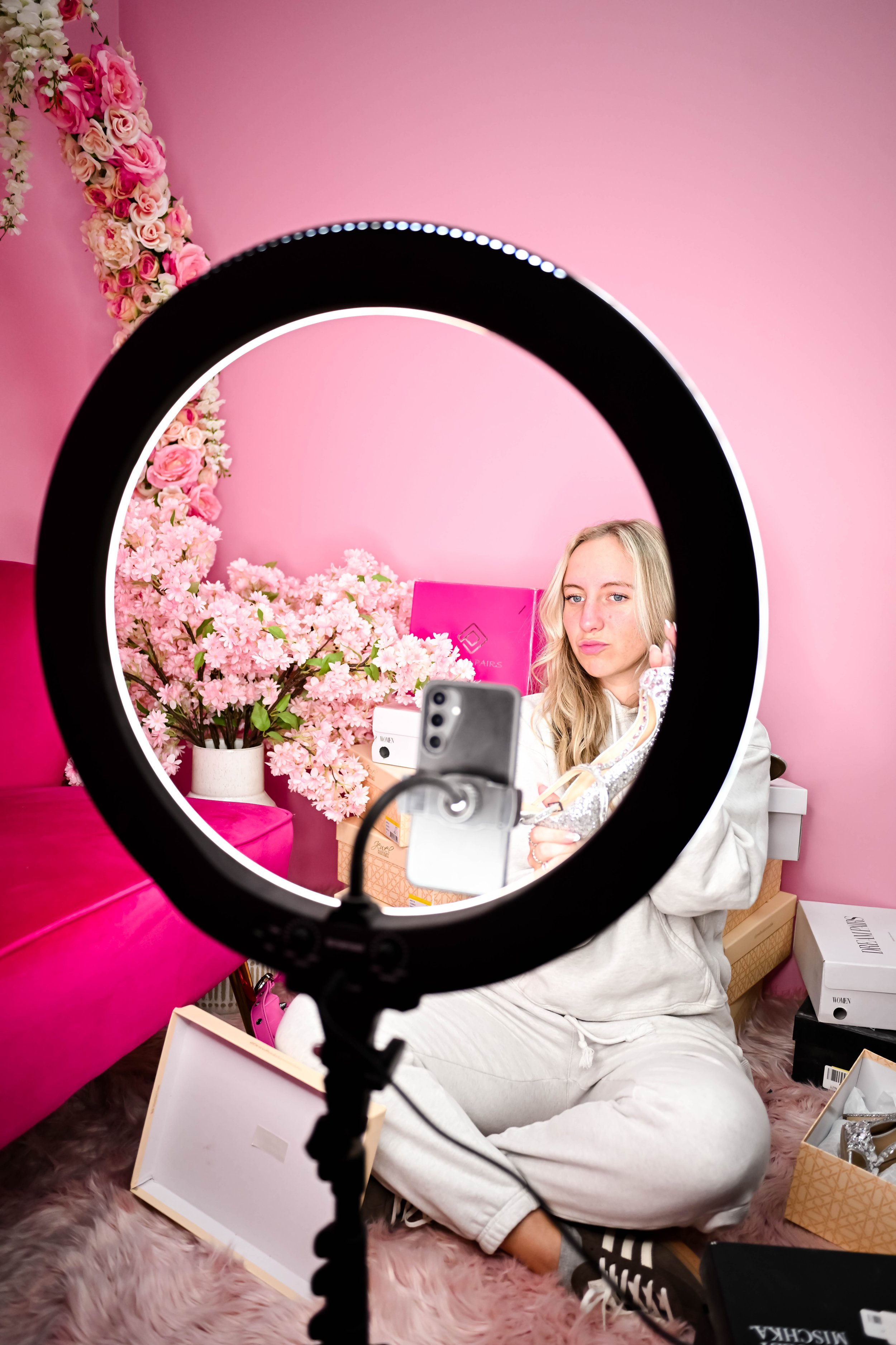 Photo Shoot Pink Room Unboxing 2.jpg