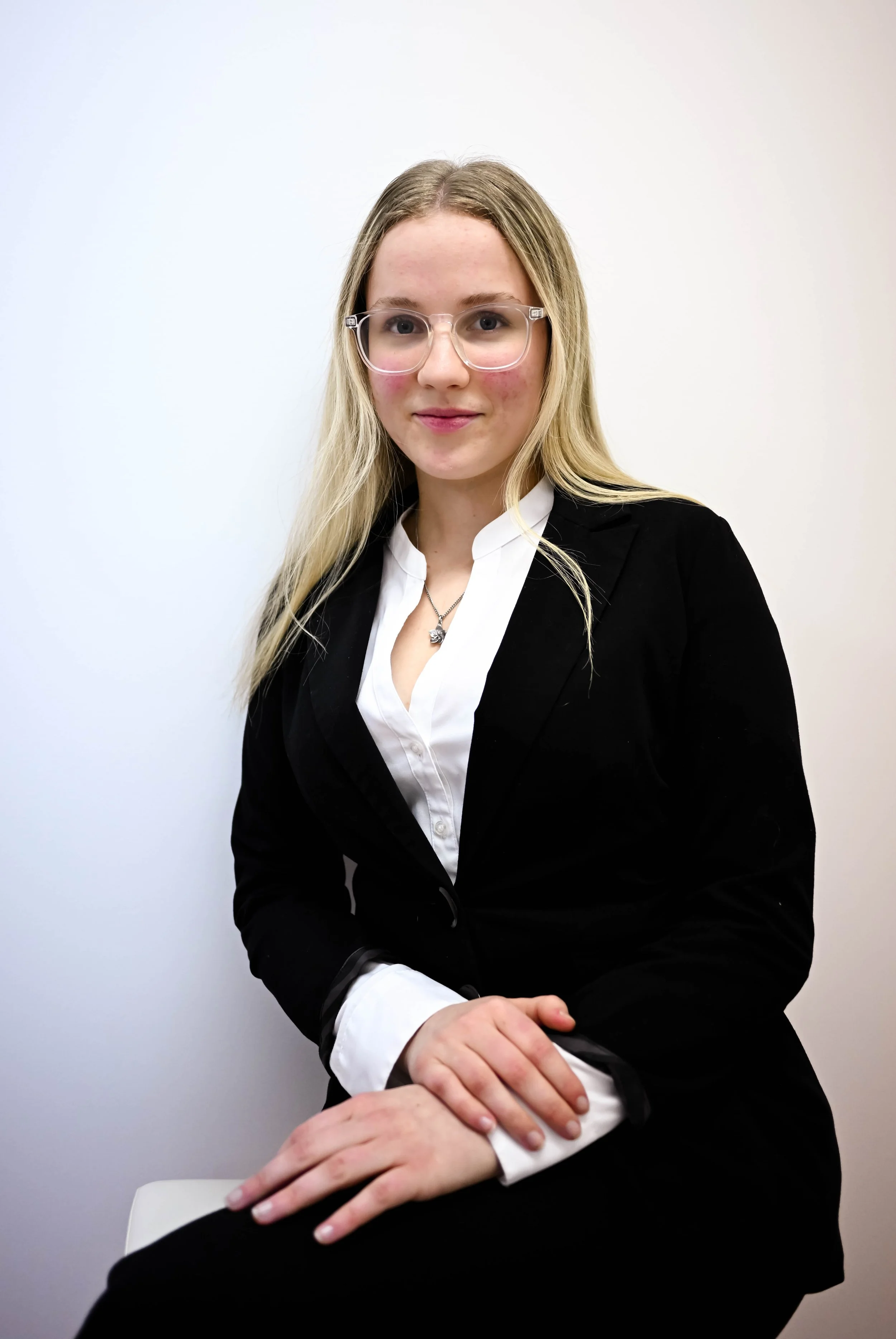 Photo Shoot Headshot 1.jpg