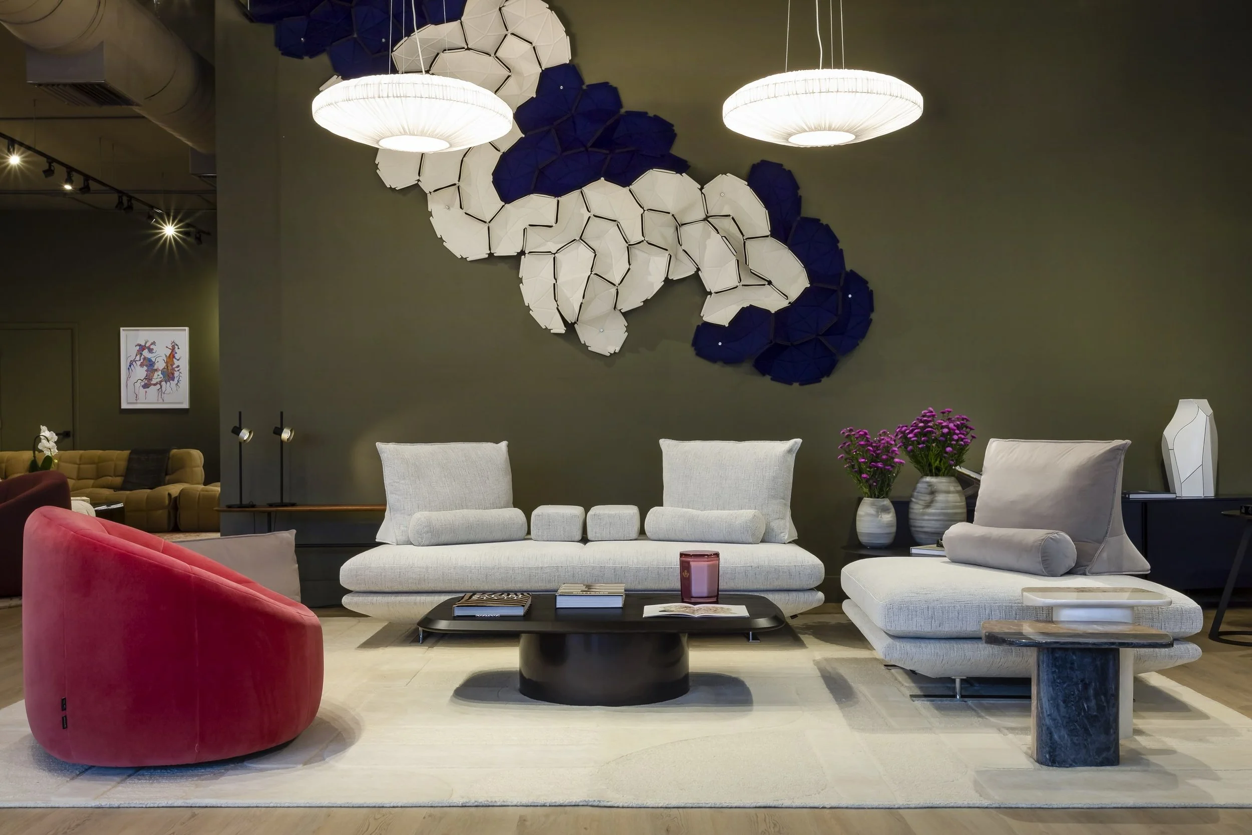 There are showrooms. And there are spaces that slow your pace.

Here is where we can appreciate the relationship between the pieces, and the people who will eventually inhabit them.

Happy to see Ligne Roset back in Miami. These are a few frames from