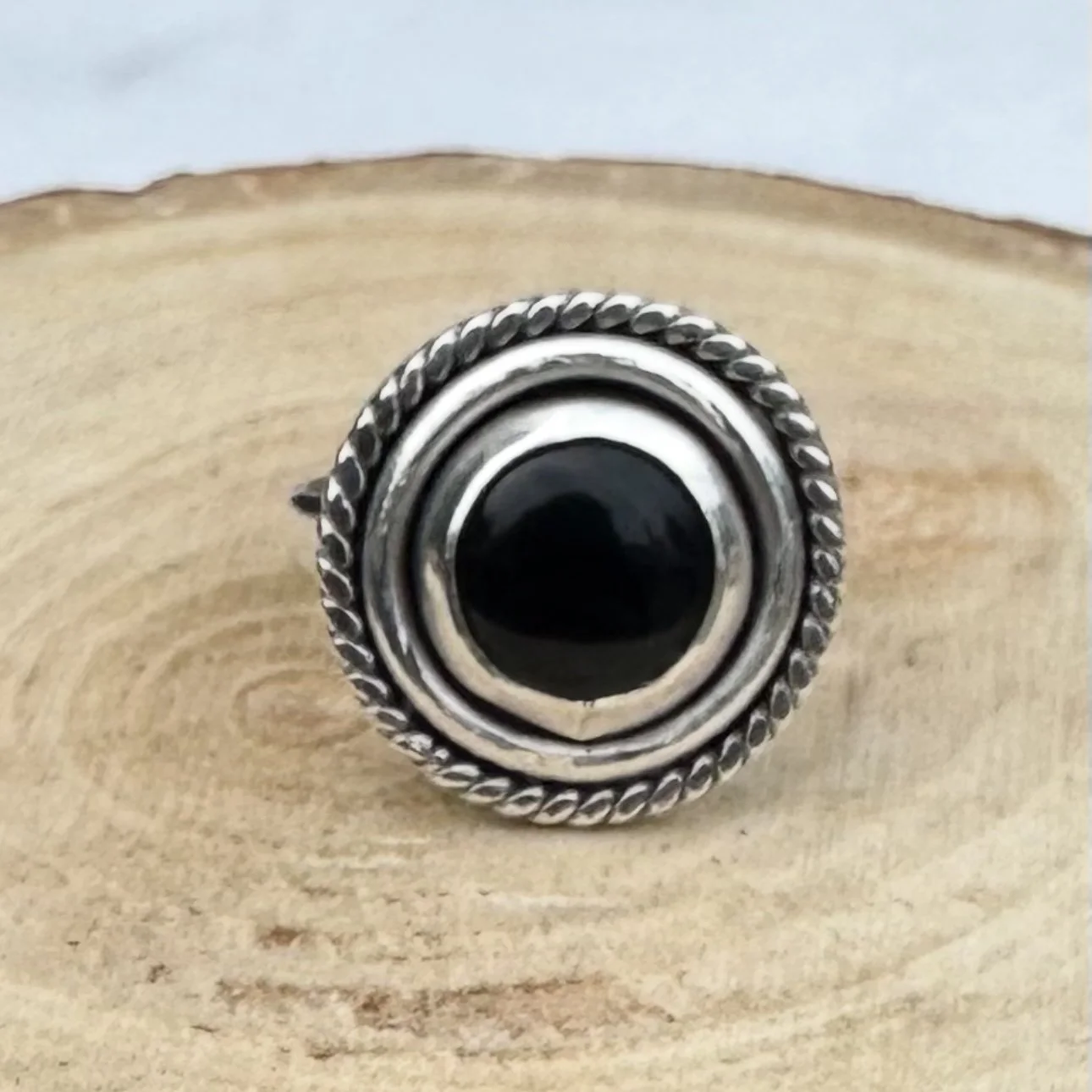 Black Onyx, Size 7.5