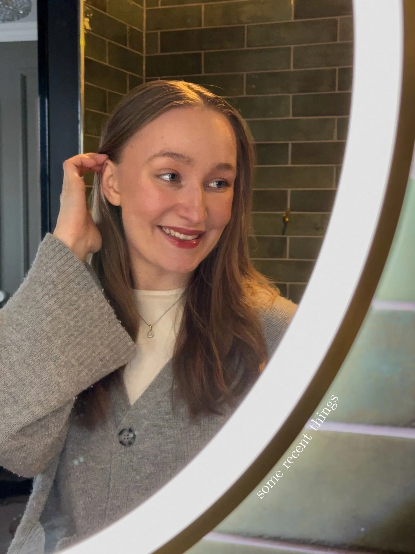 The beginning of the year has been full of beautiful things. To mention a few of those, my partner and I had a lovely staycation in Tampere, we discovered a great new cafe, the winter weather has been offering its best and we moved to the coziest nei