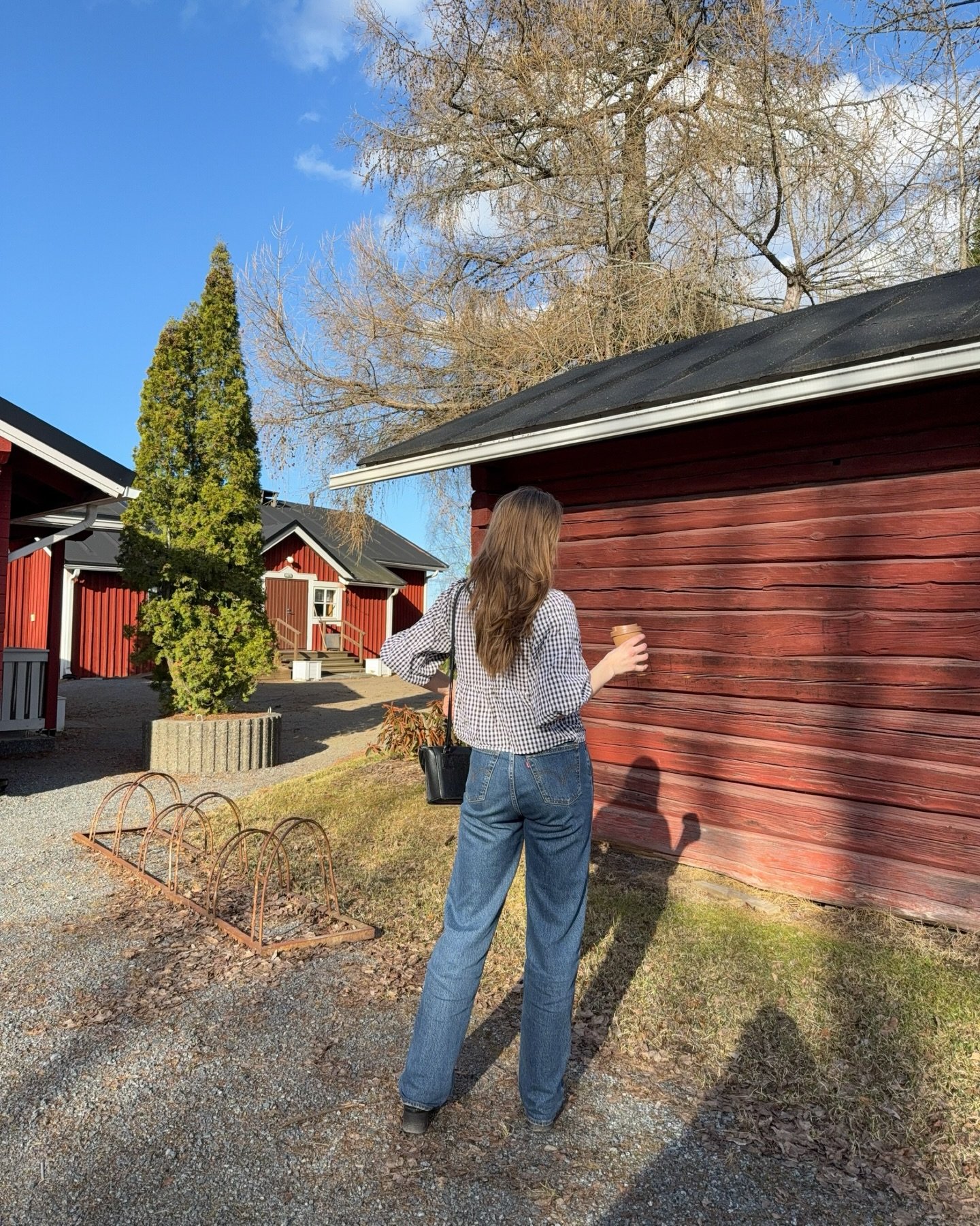 Spring is calling and it tells that it&rsquo;s time to have coffee moments outside, change to a more colourful bedding, focus on skincare that resonates this season and to keep up with wellness routines that actually make you feel good.✨

#softlife #