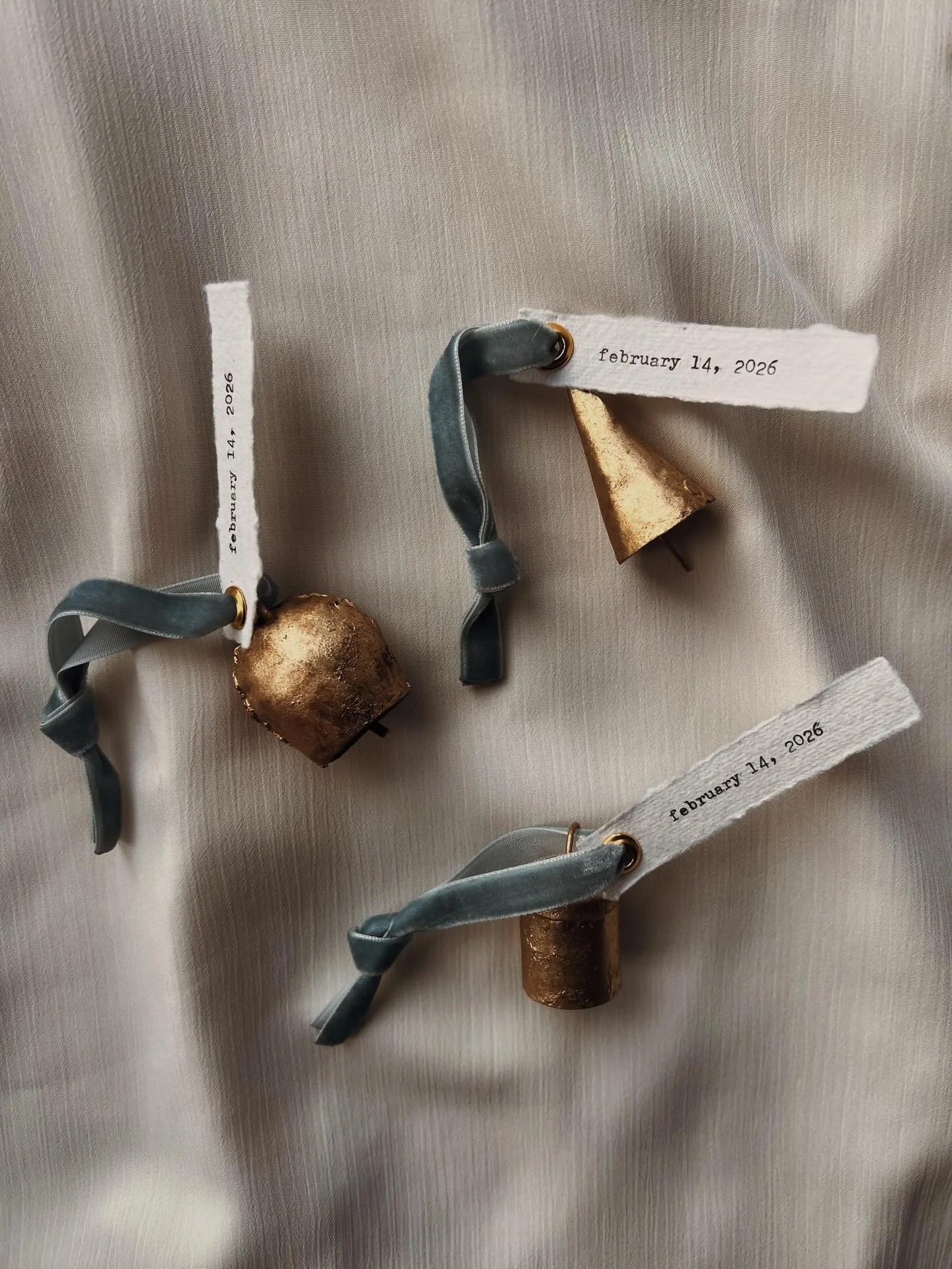 Something blue for a vintage Valentine&rsquo;s wedding 🩵

#weddingbells #somethingblue #uniquefavours #texaswedding #vintagewedding