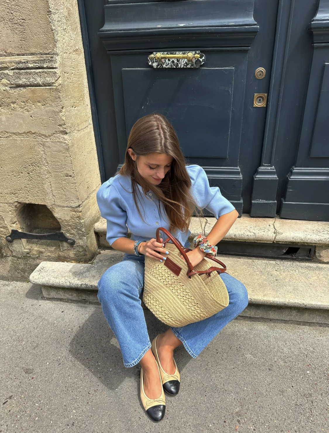 Why French Women Don’t Wear Leggings Like American Women Do