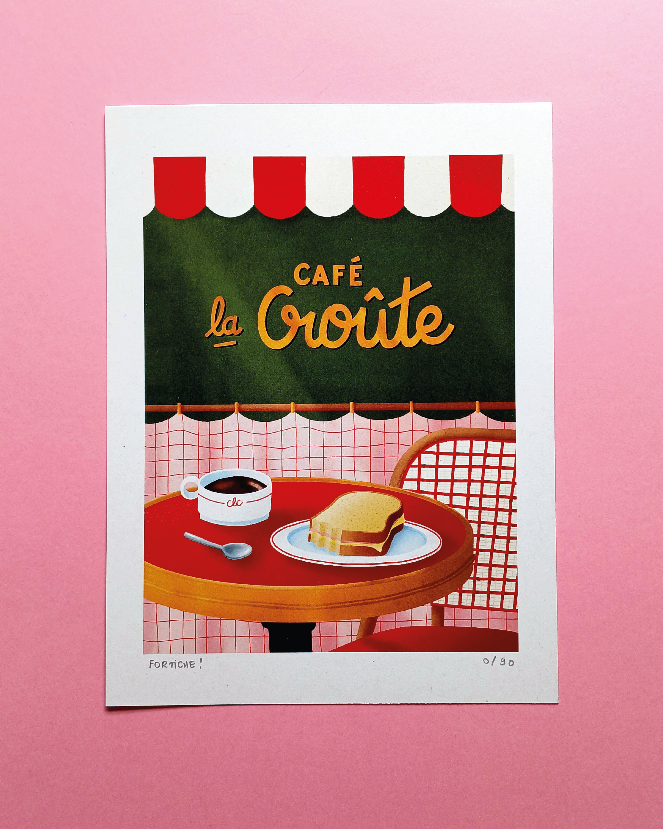 Affiche de café La Croûte avec une tasse de café, une assiette avec deux sandwiches, une cuillère, et une chaise en bois, sur fond à carreaux rouge et vert.