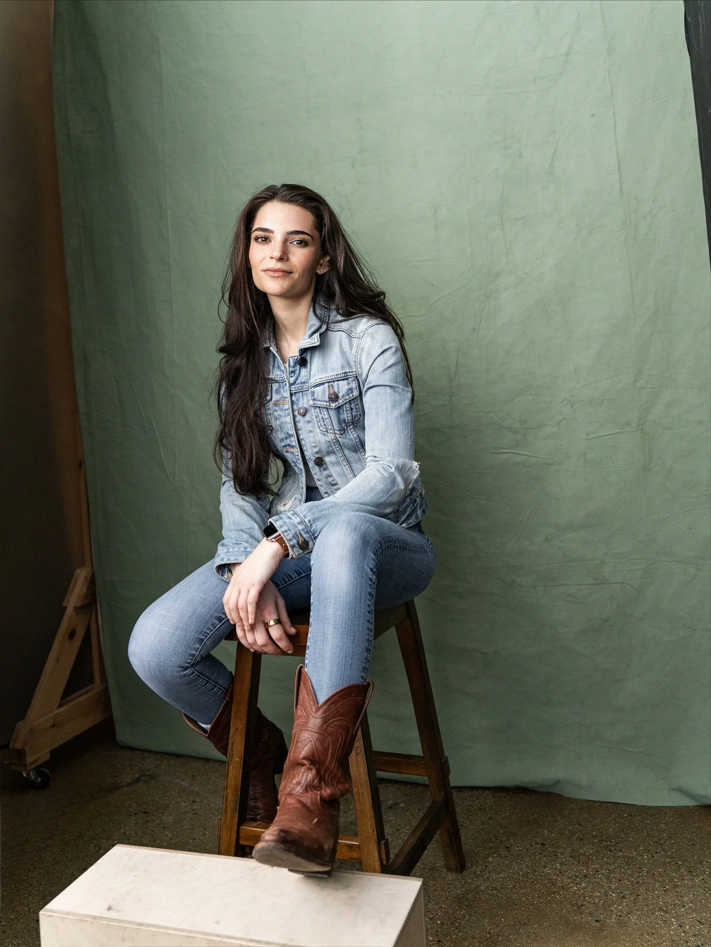 In studio with @yellowbellyphoto 

Unedited RAWS.