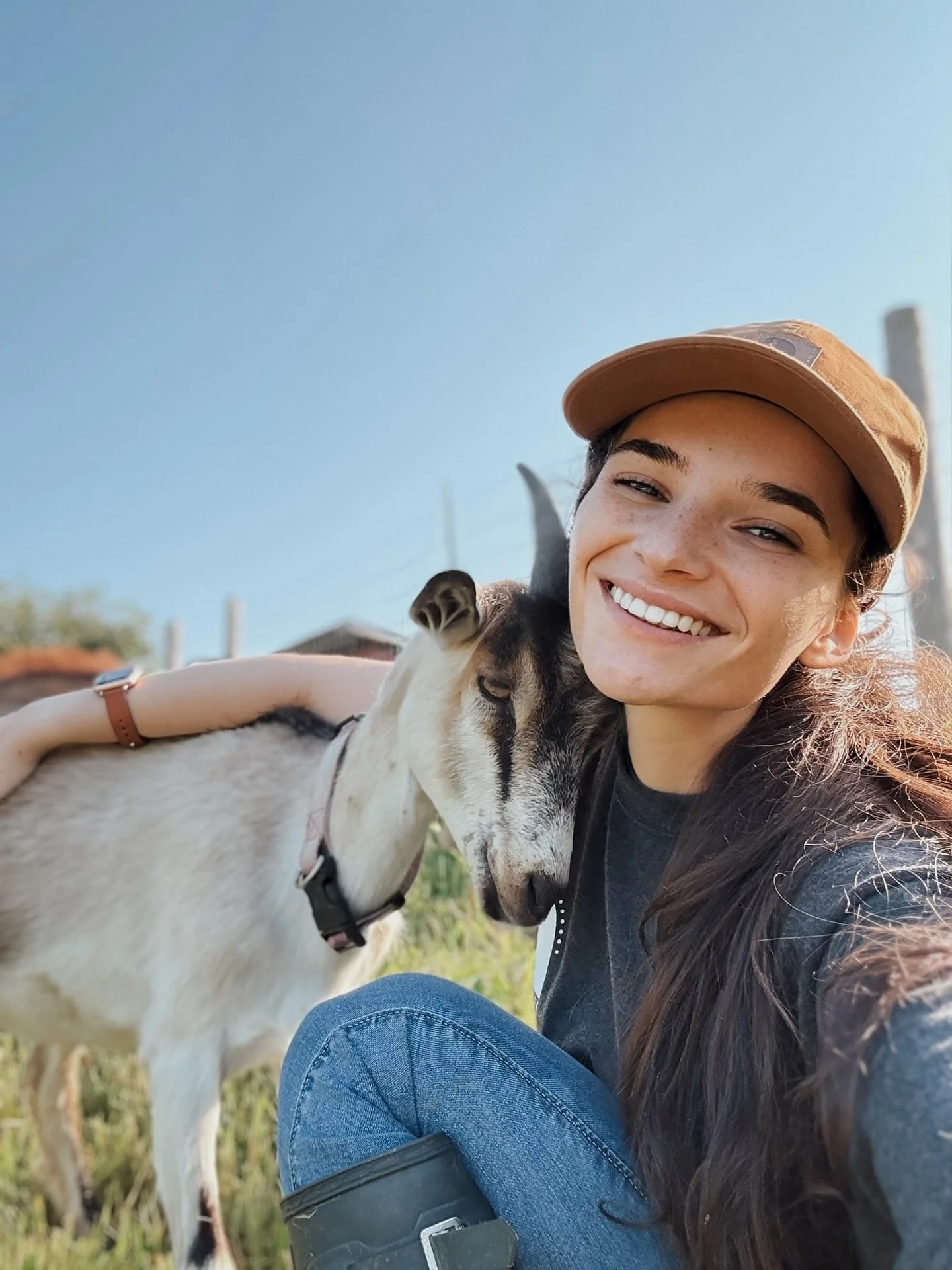 Just two pals cheesin&rsquo; for the camera