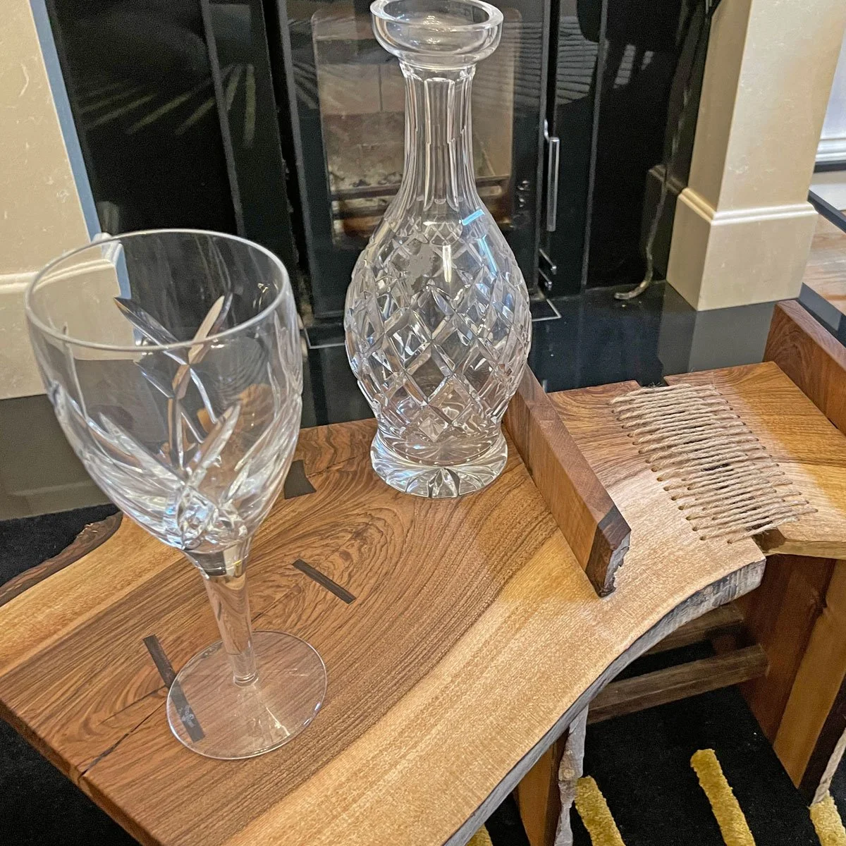 Eltilt Table