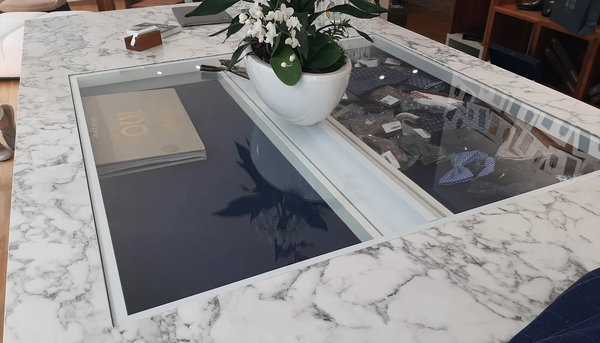 Tailor’s Consultation Table