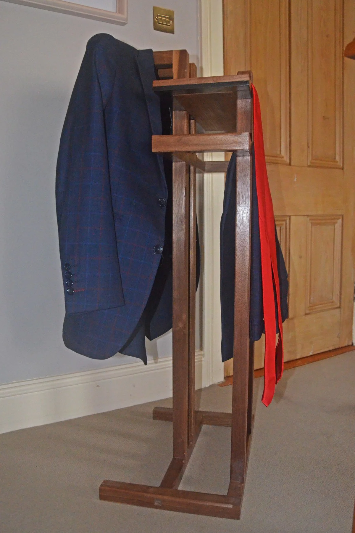 Woodhouse Valet Stand