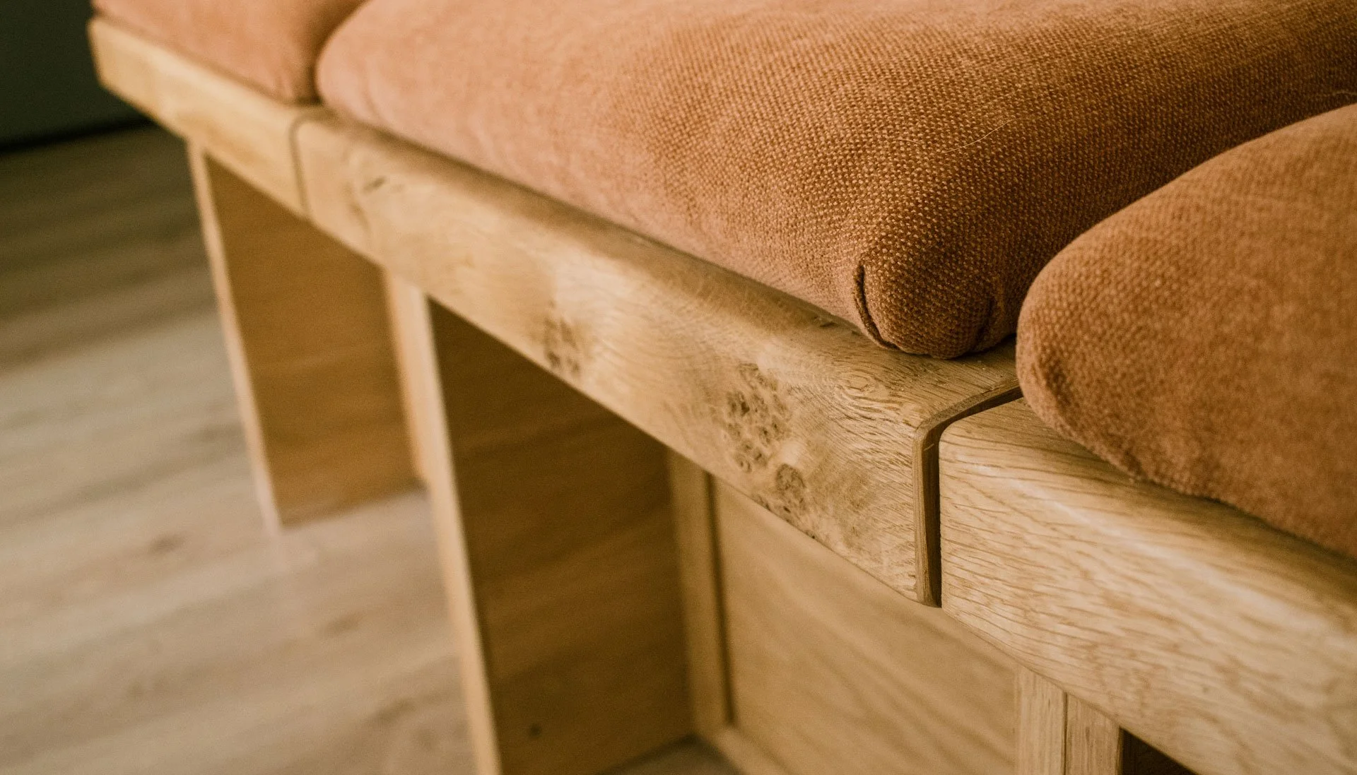 Oak-Corner-Kitchen-Bench.jpg