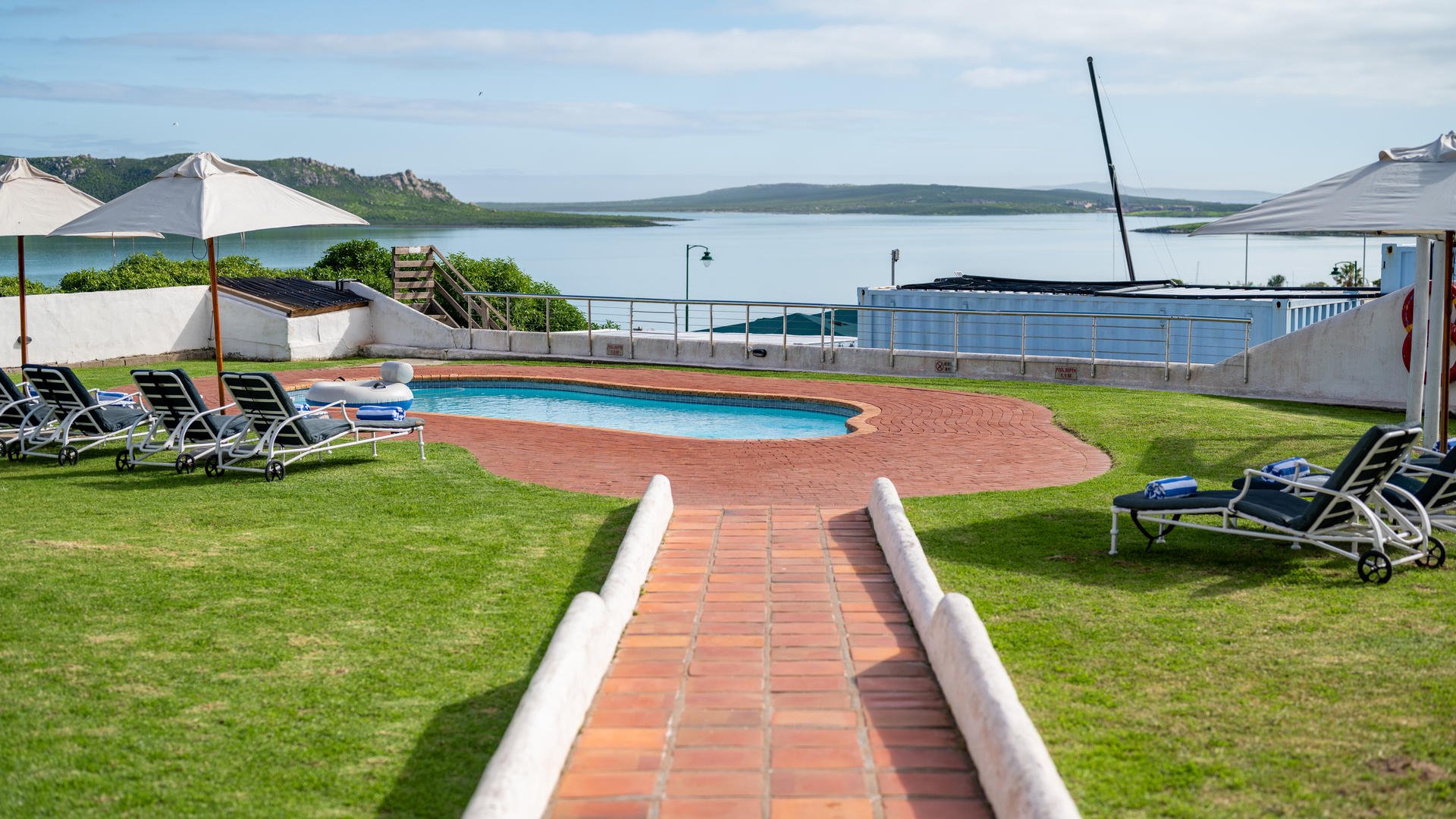 FHH-Pool-03.jpg