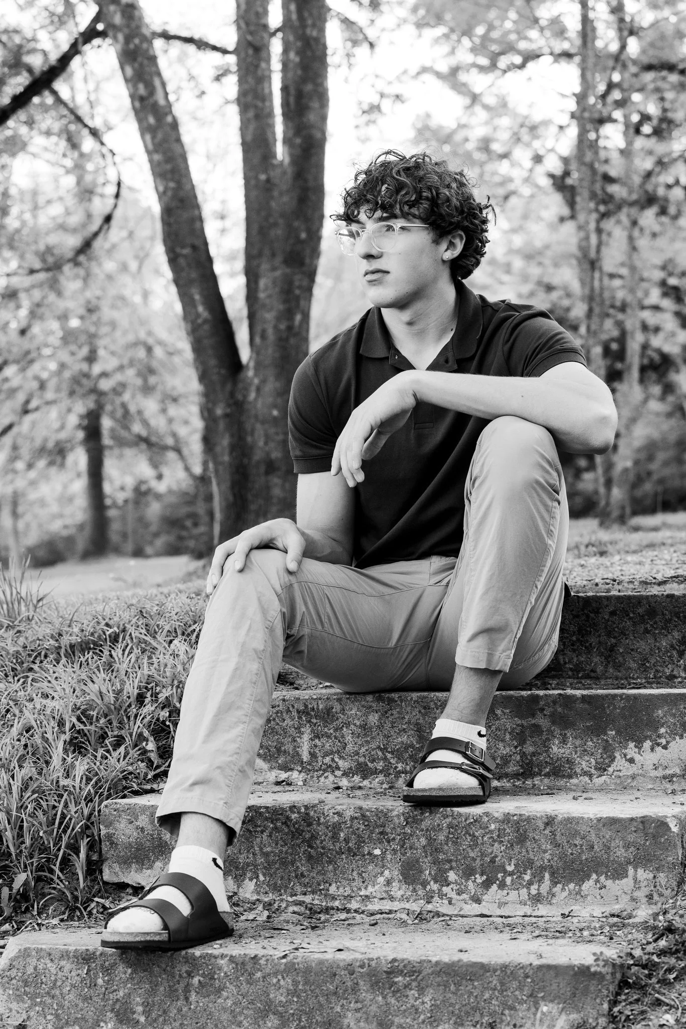 Black-and-white high school senior portrait at The Cove at Concord Park near Farragut, Tennessee.