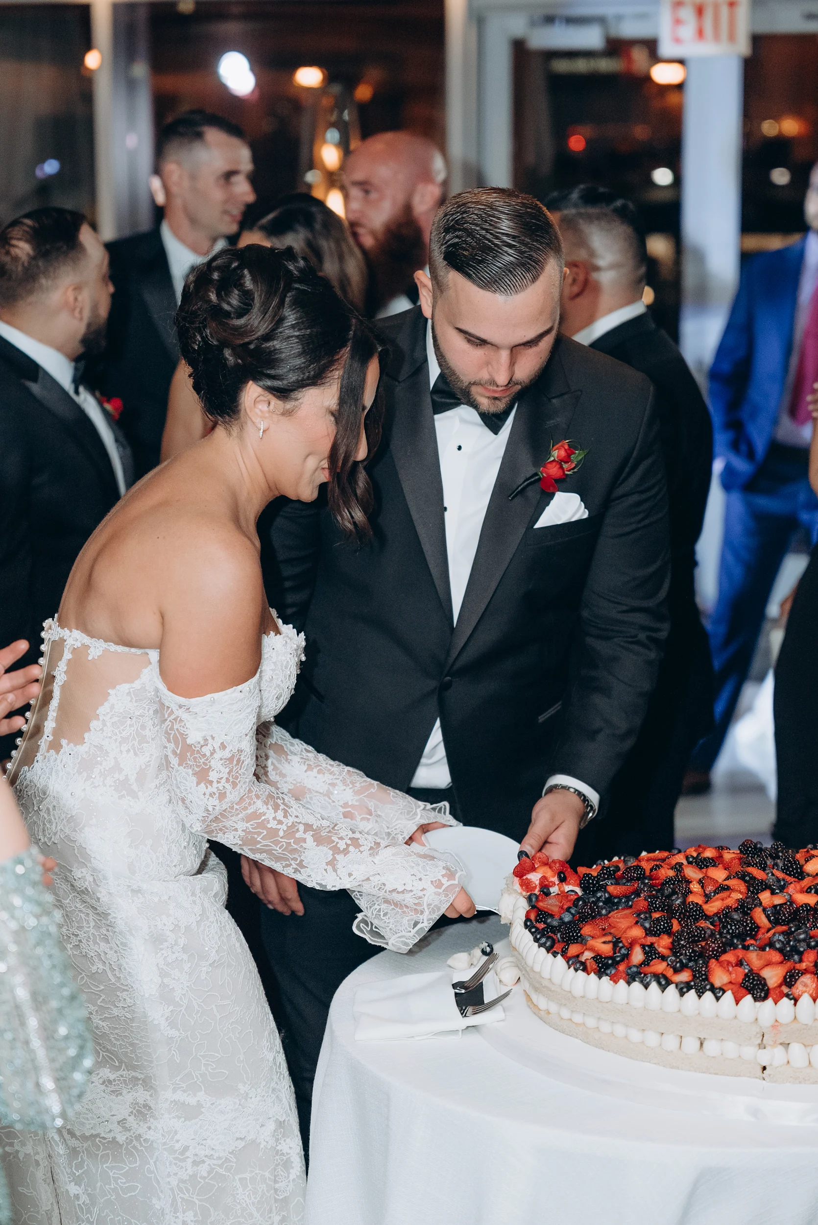 ECBG+Cake+Studio+Custom+Cakes+Chicago+Wedding+Gallery+Highlight 21.png