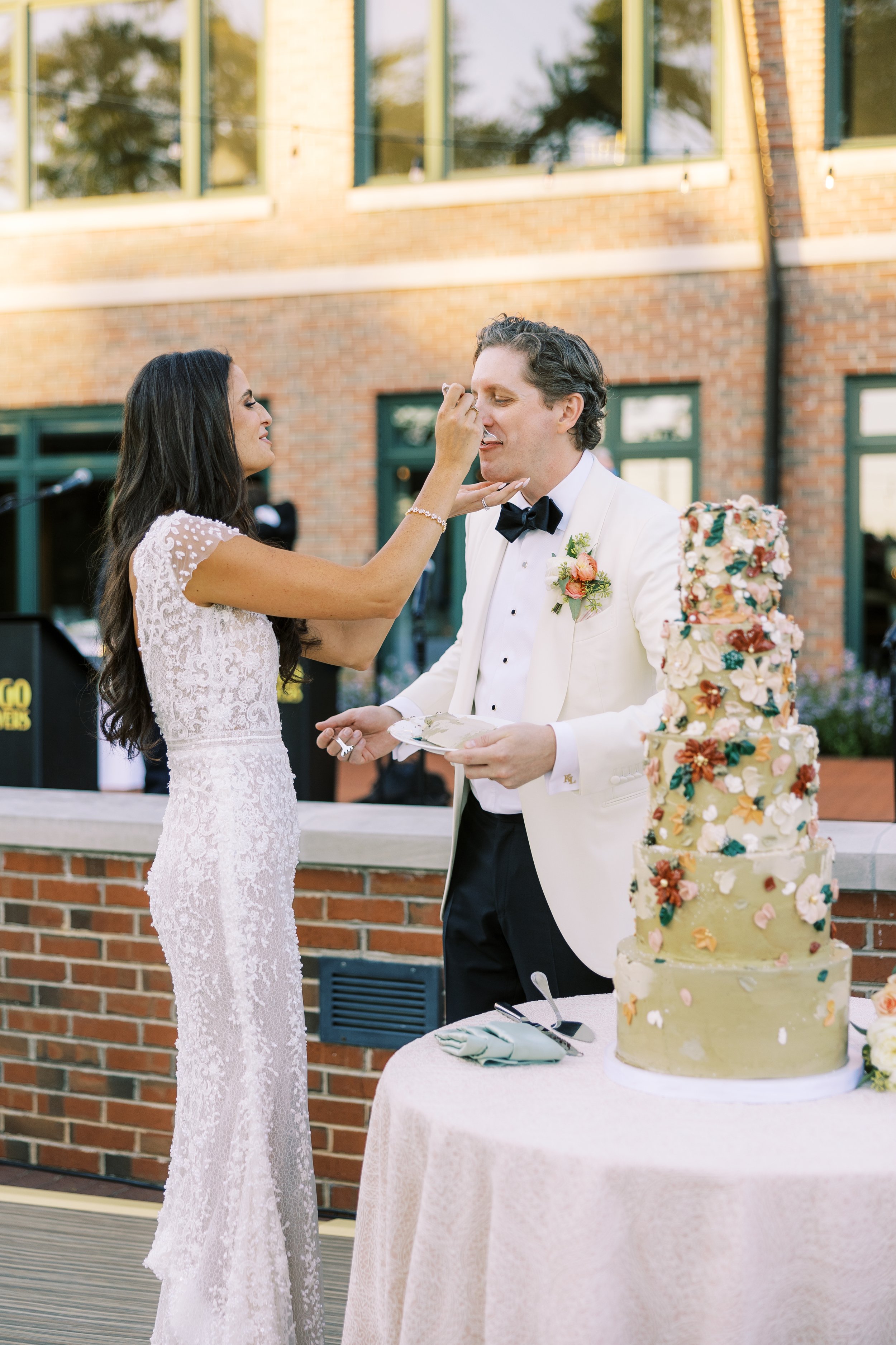 ECBG+Cake+Studio+Custom+Cakes+Chicago+Wedding+Gallery+Highlight 34.jpg