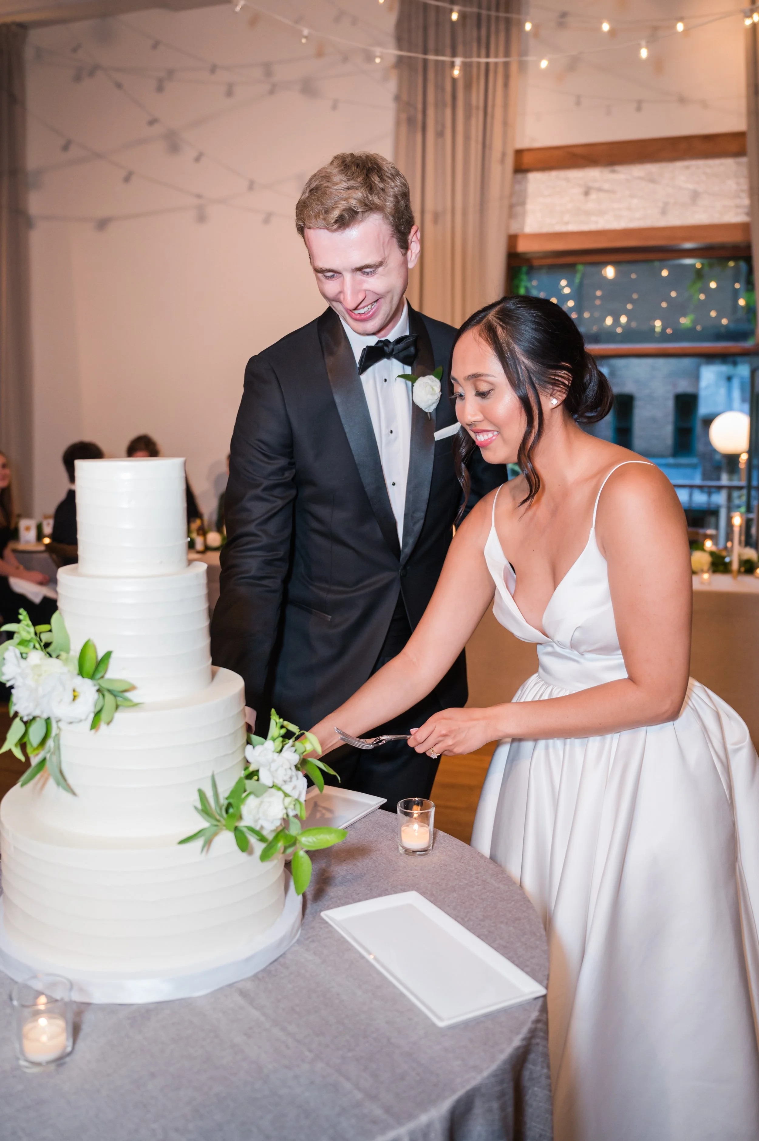 ECBG Cake Studio Custom Chicago Bakery Cakes Wedding Cakes Portfolio 275.jpg