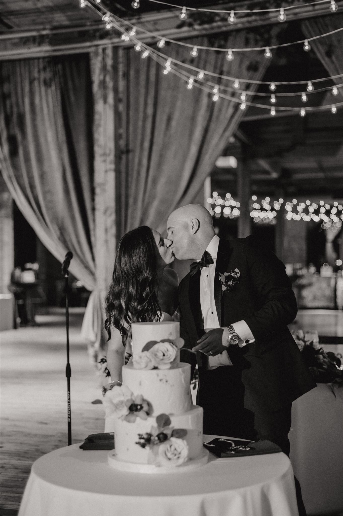 ECBG Cake Studio Custom Chicago Bakery Cakes Wedding Cakes Portfolio 212.jpg