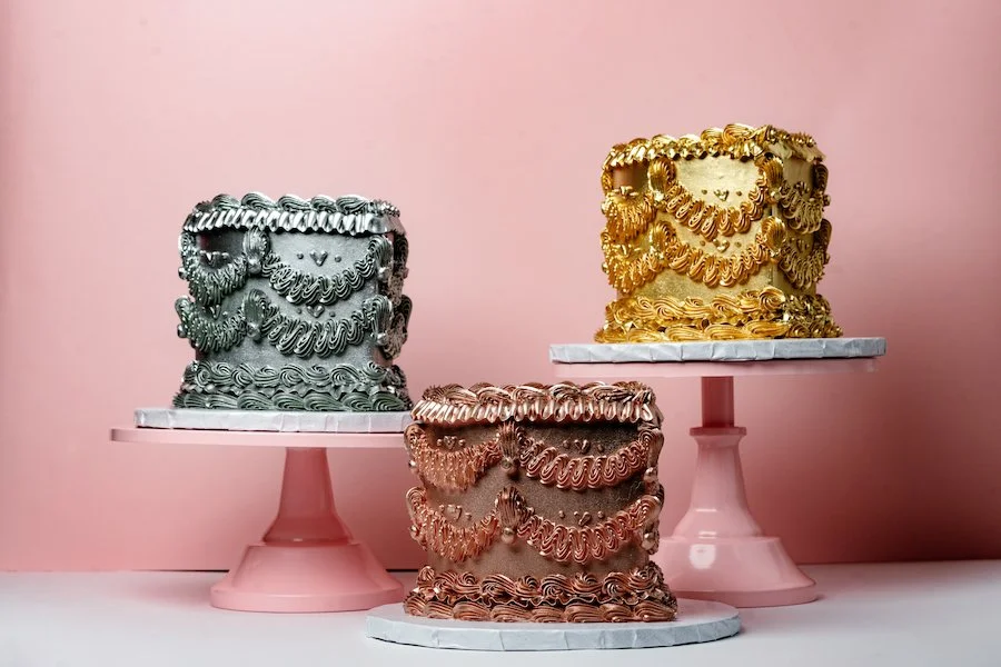 90s cake - three Trophy Wife cakes from ECBG