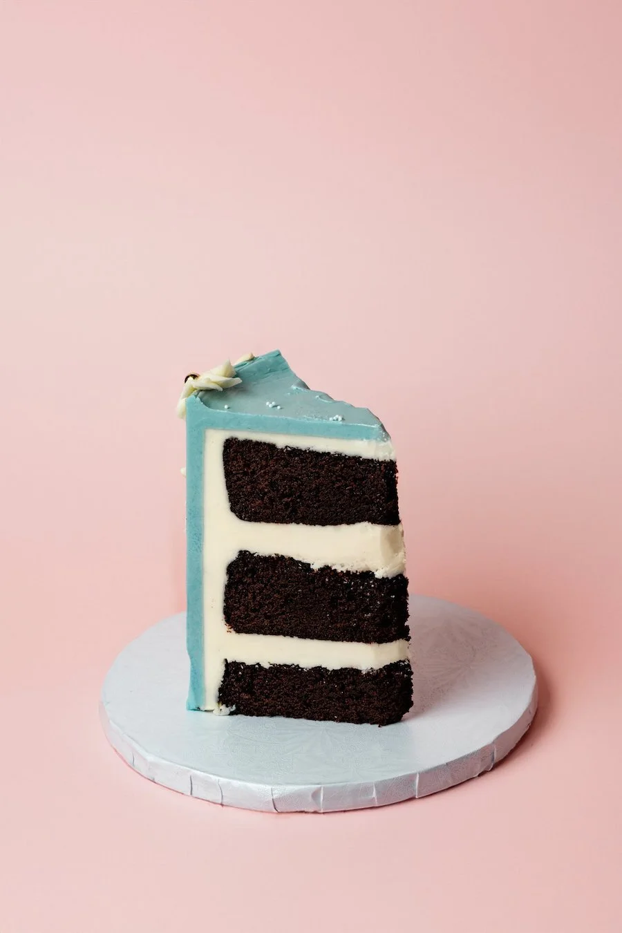 chocolate cake with cream cheese frosting