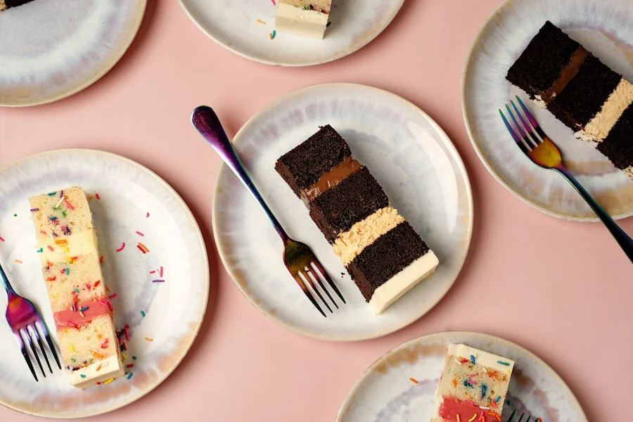 How to Make Cream Cheese Frosting for Cake Decorating