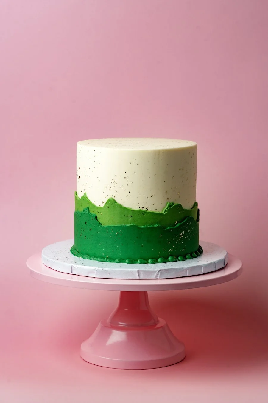 how long does frosted cake last in the fridge? frosted cake with ombre and speckles