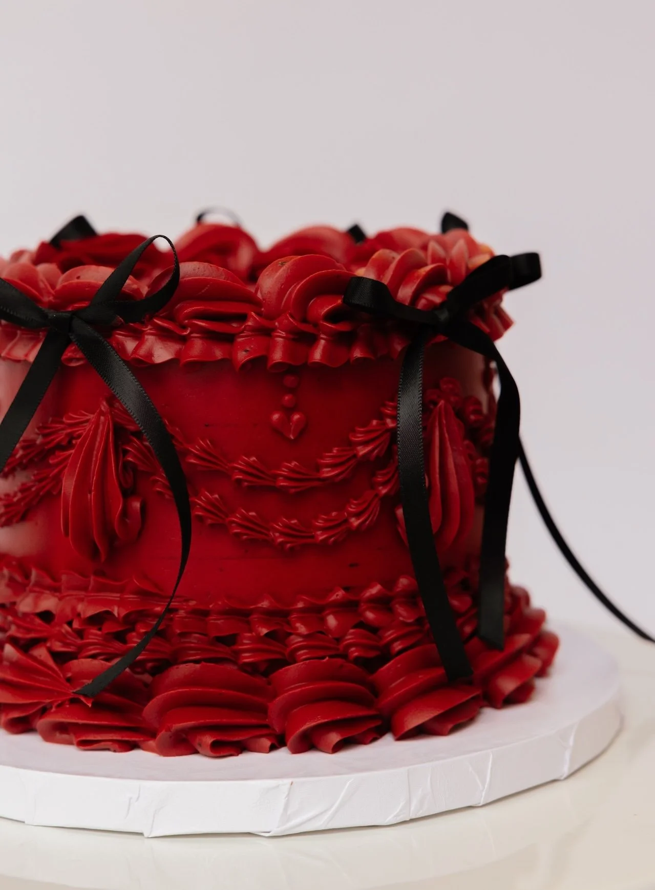 ECBG Chicago Cake Studio Kiss Cake Valentines Day 3.jpg