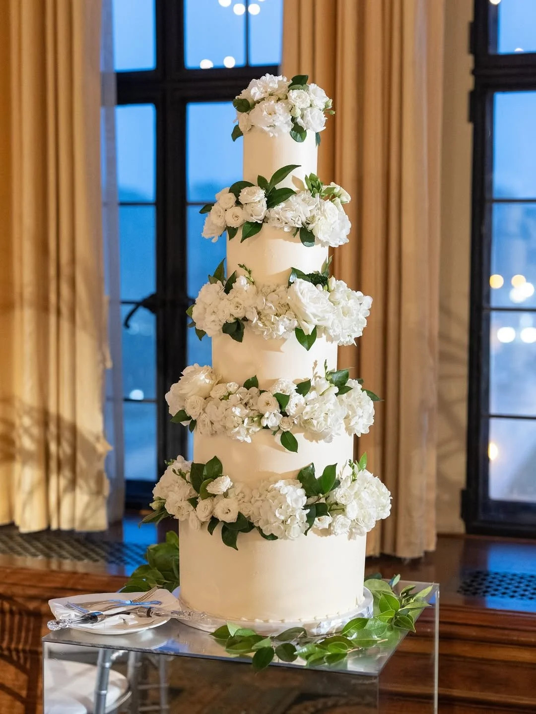 ECBG Chicago Wedding Cake Gallery 23.jpg