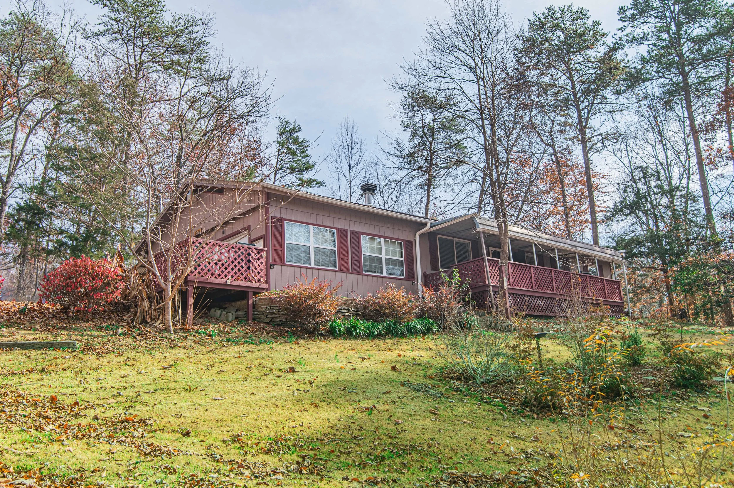 1276-PaulasHuskeyCir-1.jpg