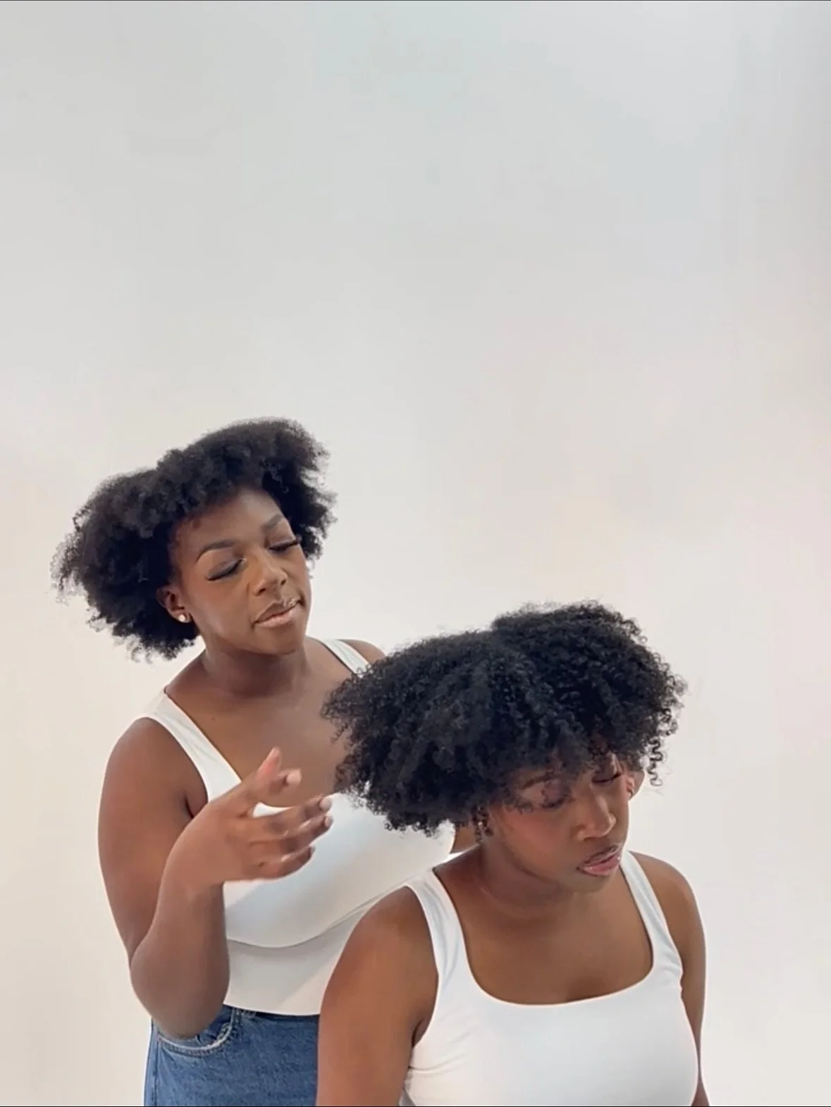 Tight coils in full bloom 🌀

#kumbacurls #krullenkapperbelgi&euml; #tightcoils #innersenseorganicbeauty #angolangirl