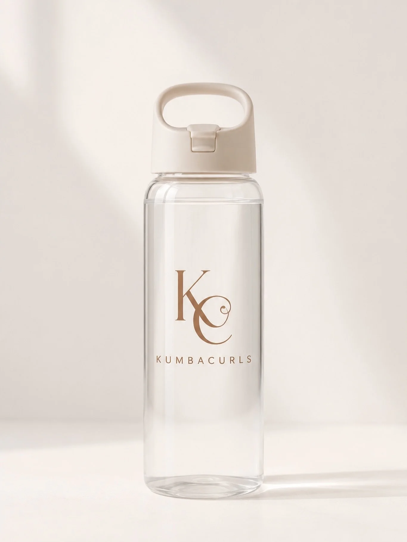 Wist je dat hydratatie een grote invloed heeft op je krullen? 💧

Krullend haar is van nature droger, daarom heeft het extra moisture nodig &mdash; van binnen &eacute;n van buiten. Drink genoeg water en geef je curls de verzorging die ze verdienen. ✨