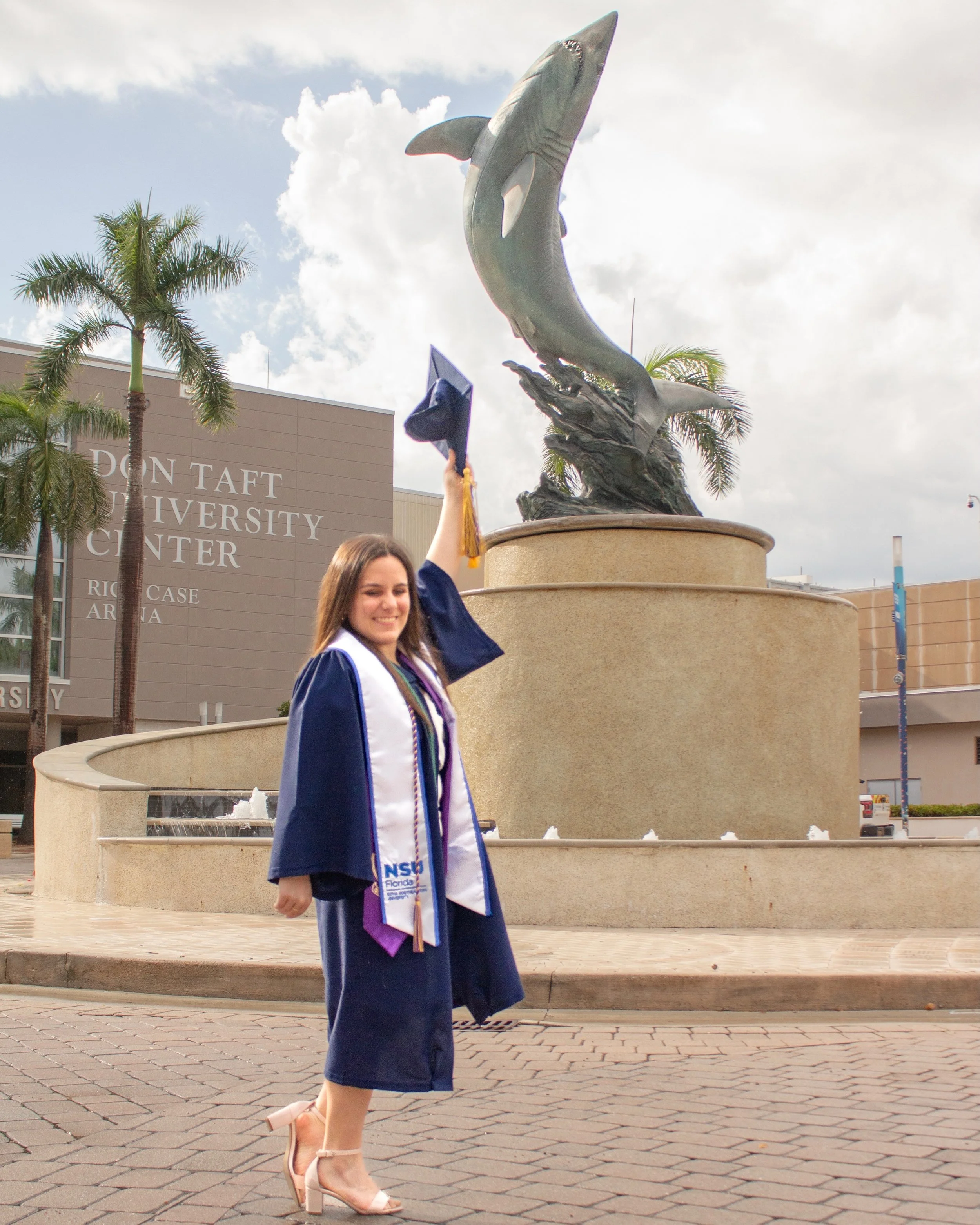 you can&rsquo;t even tell that it poured in the middle of this shoot

congrats to @sdel4 (and Andi!🐶) and all the other graduates this year!

#gradphotographer #nsugrad #2026grad #melbourneflorida #2027grad
