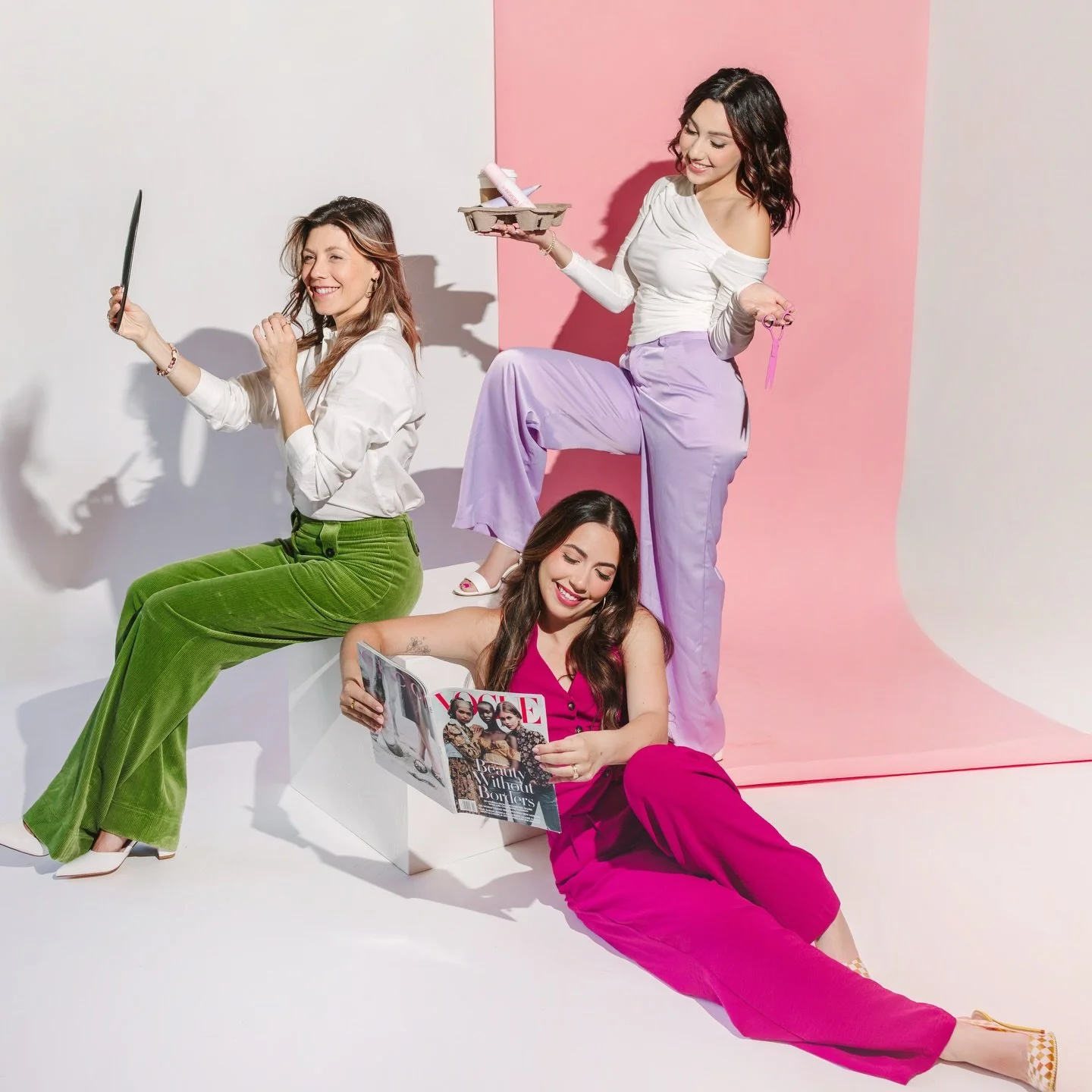 ✨ A little reintroduction&hellip; with a fresh new look! 💋🩷

We&rsquo;re On The Rocks Beauty Bar; your one-stop shop for all things hair, makeup, and nails. 💅🏼💄💇🏼&zwj;♀️

From your everyday hair appointments to full glam, fresh sets, and all t