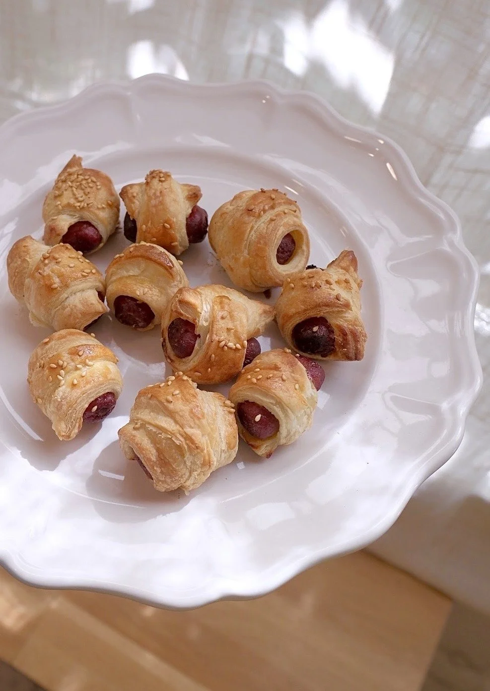 Mini Puff Pastry Piggies In A Blanket